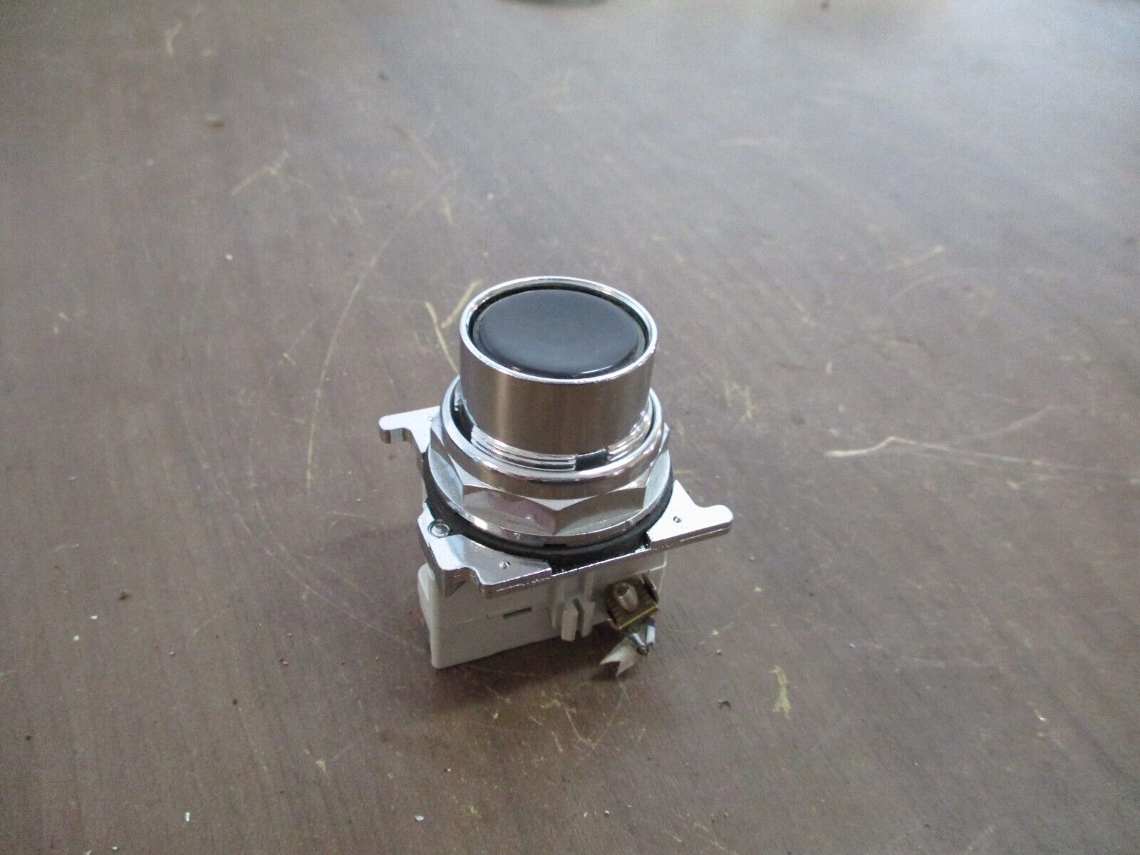 Culter-Hammer Push Button 10250T/91000T Black Used