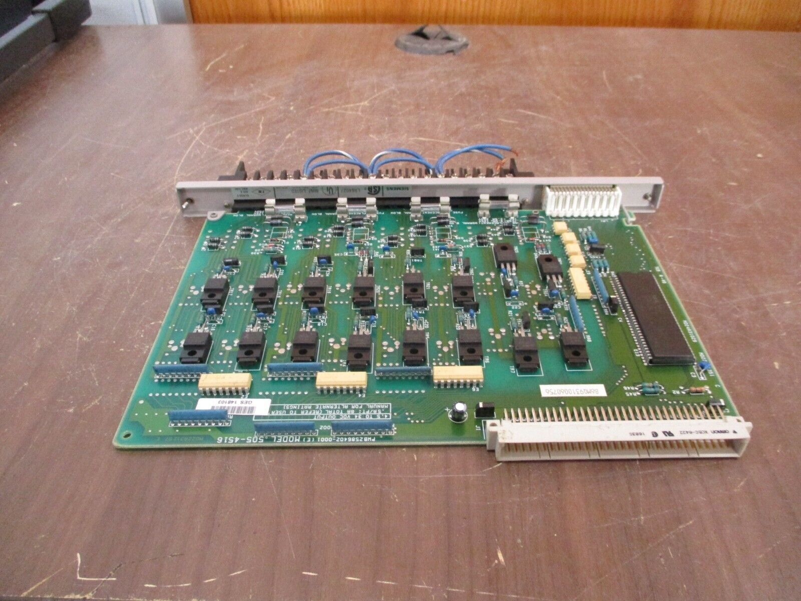 Siemens DC Output Module 505-4516 1/2A DC *Missing (12) Terminal Screws* Used