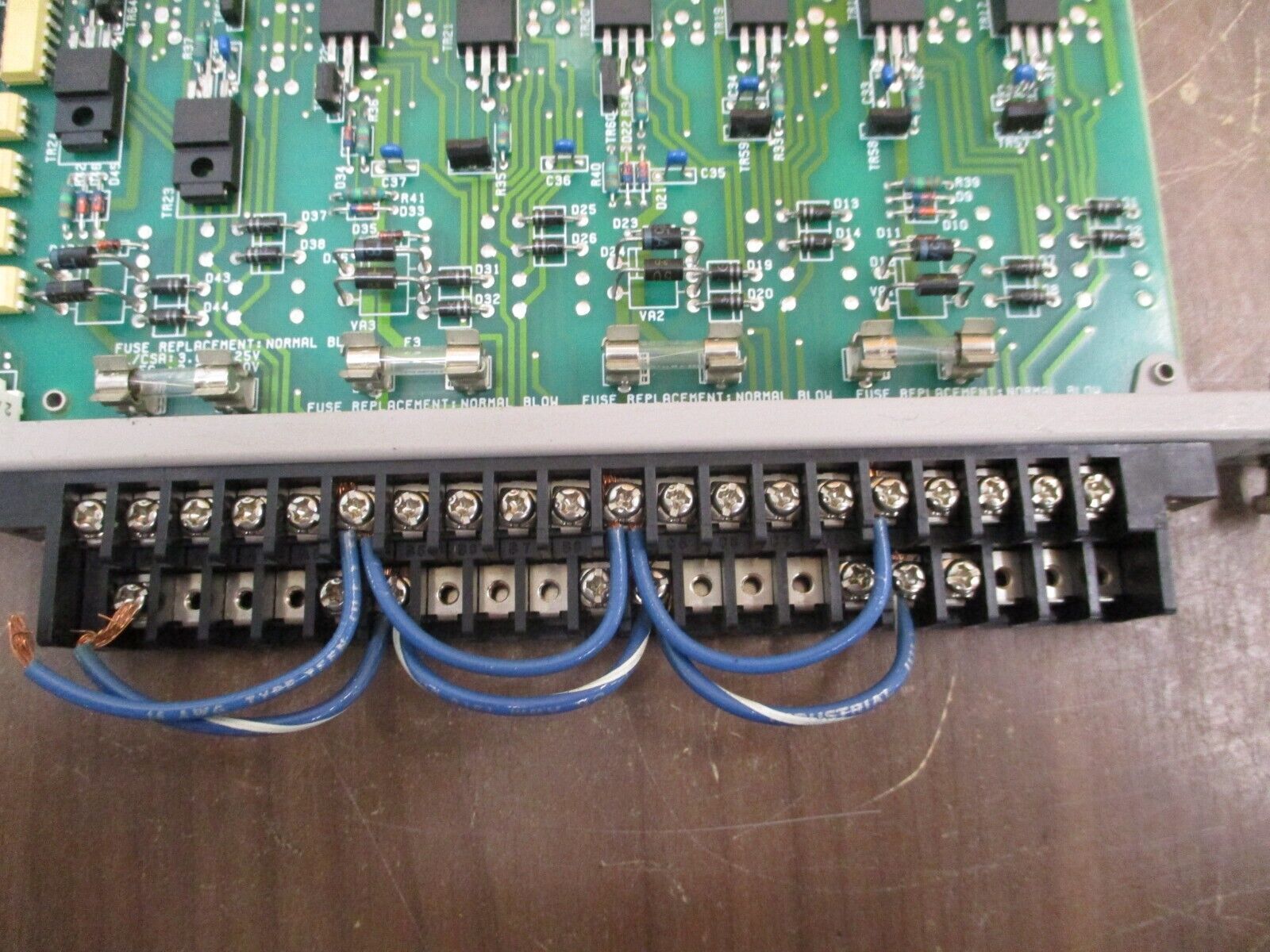 Siemens DC Output Module 505-4516 1/2A DC *Missing (12) Terminal Screws* Used