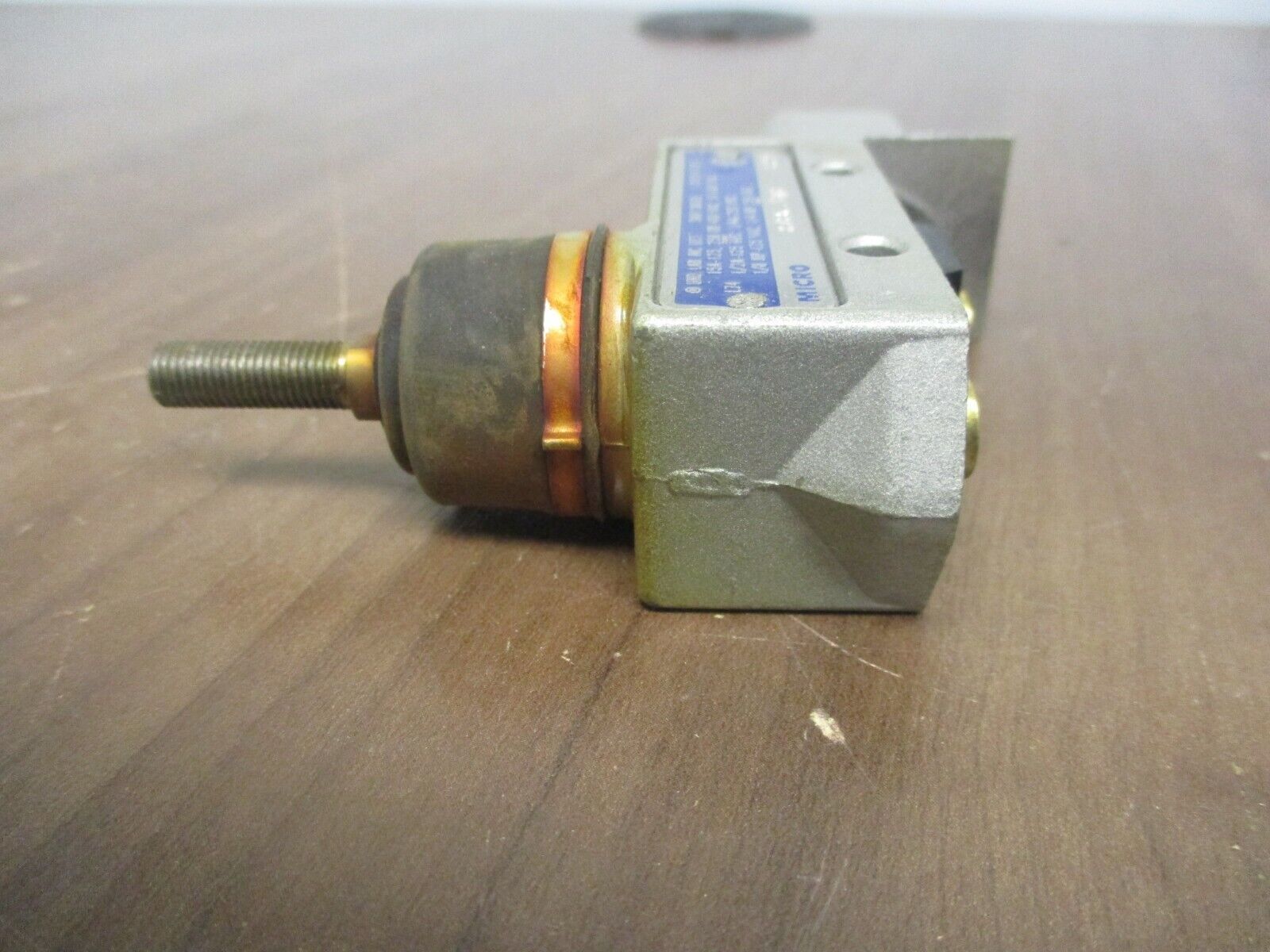 Micro Switch Snap Switch BZE6-2RN8 Used