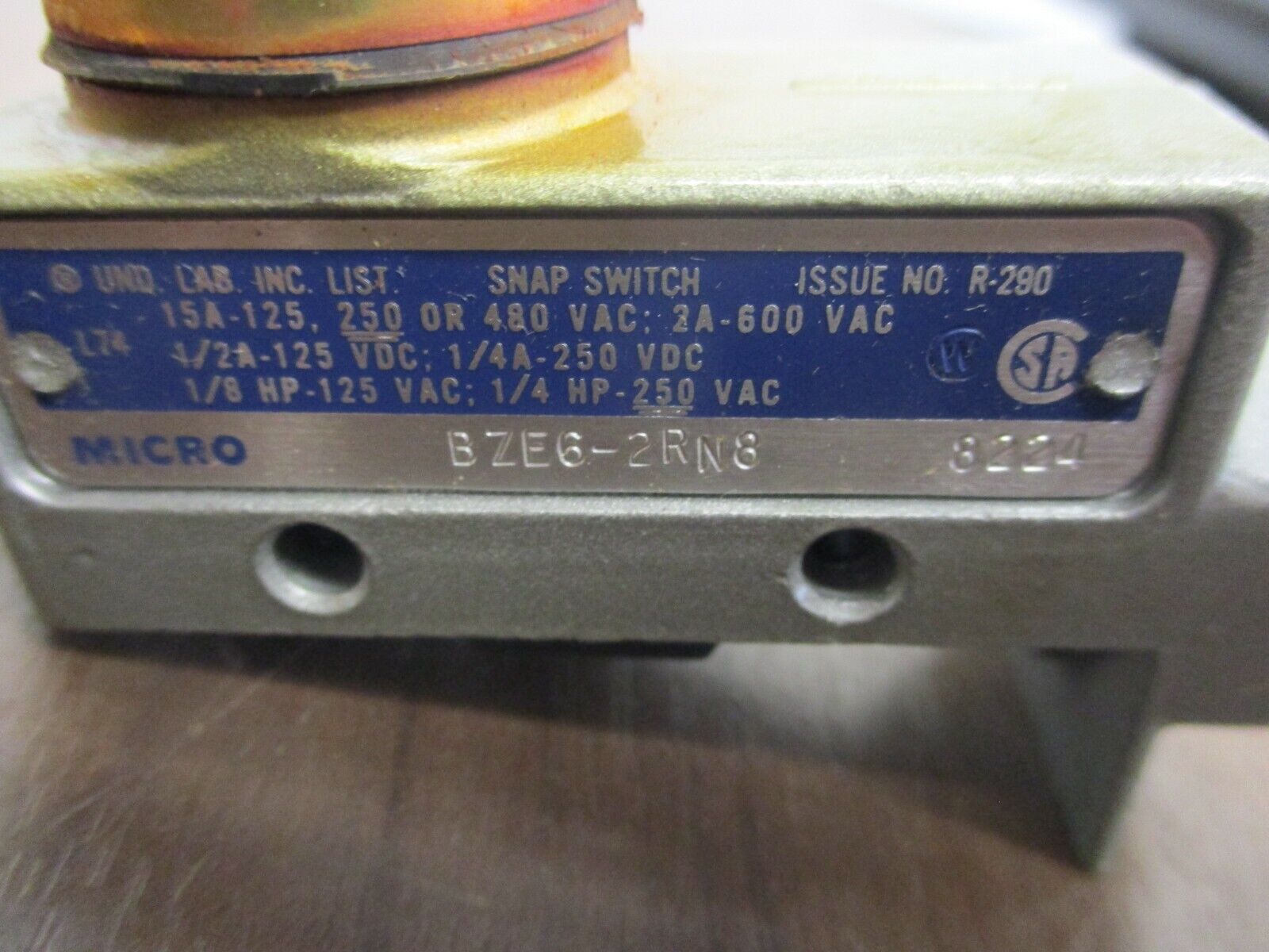 Micro Switch Snap Switch BZE6-2RN8 Used