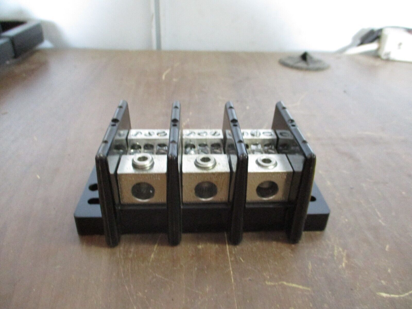 Buss Power Distribution Block 16021-3 175A 600V 3P Line: 2/0-14 Used