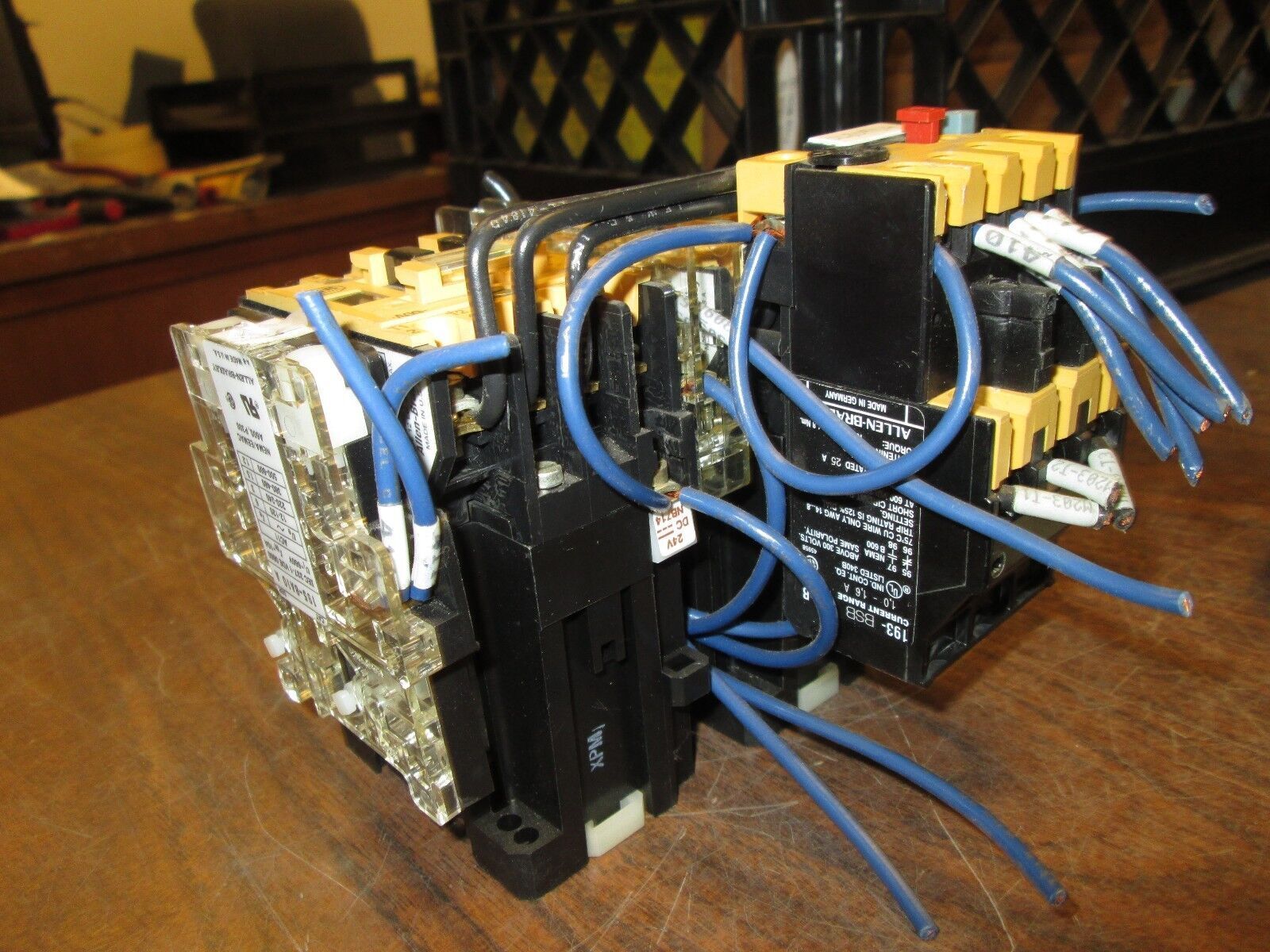 Allen-Bradley Reversing Contactor 100-A09N2*3 193-BSB 16 (2)195-BA10 24VDC Coil