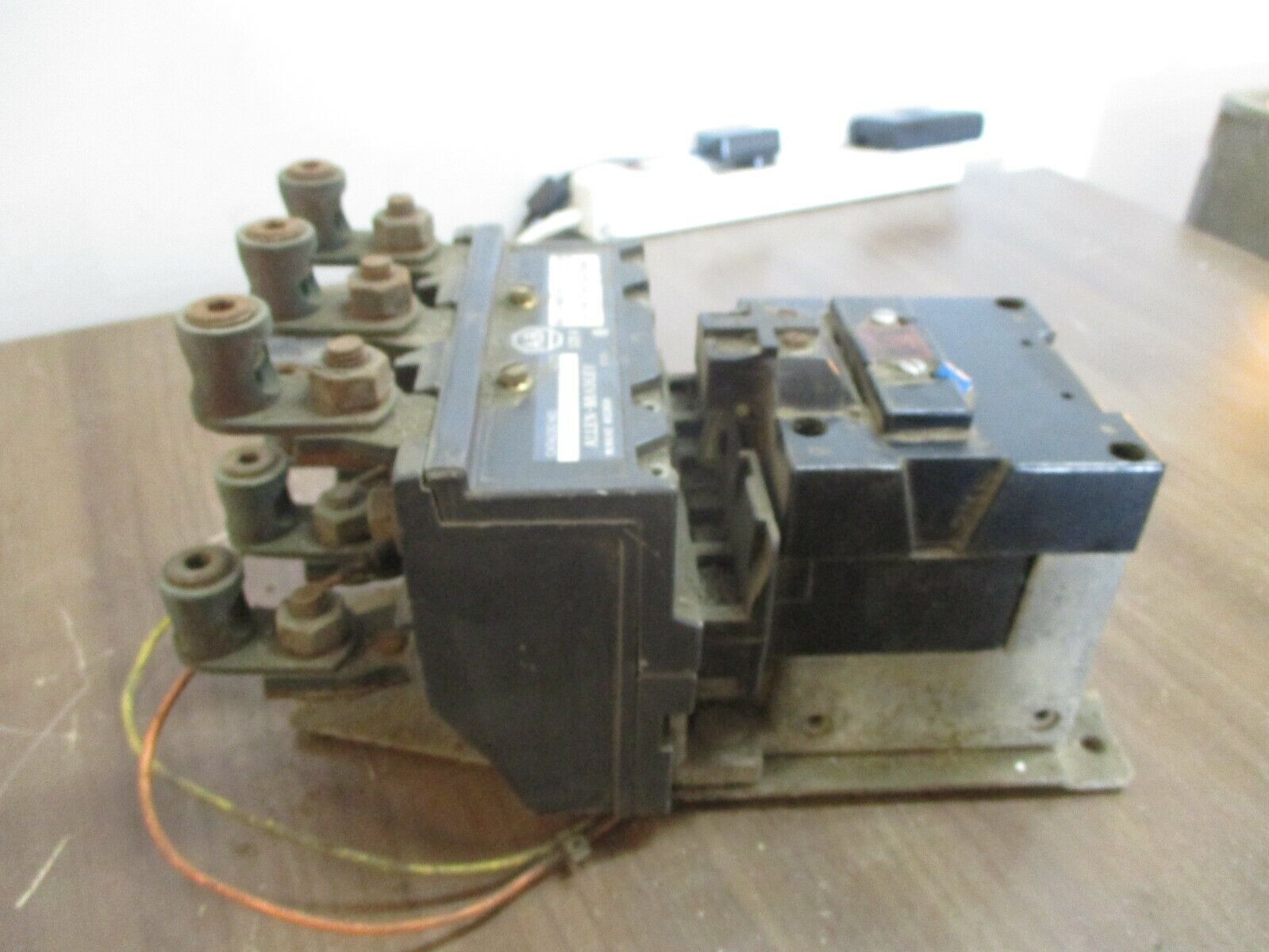 Allen-Bradley Size 4 Contactor 120V Coil 135A 600V Used