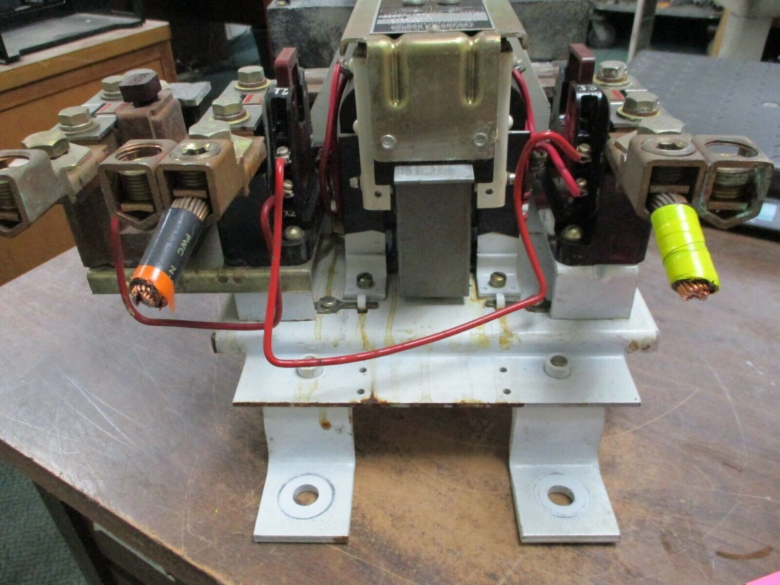 Square D Size 5 Starter 8536 G0-1 S Ser. C 120V Coil 220/440/550V 100/200HP Used