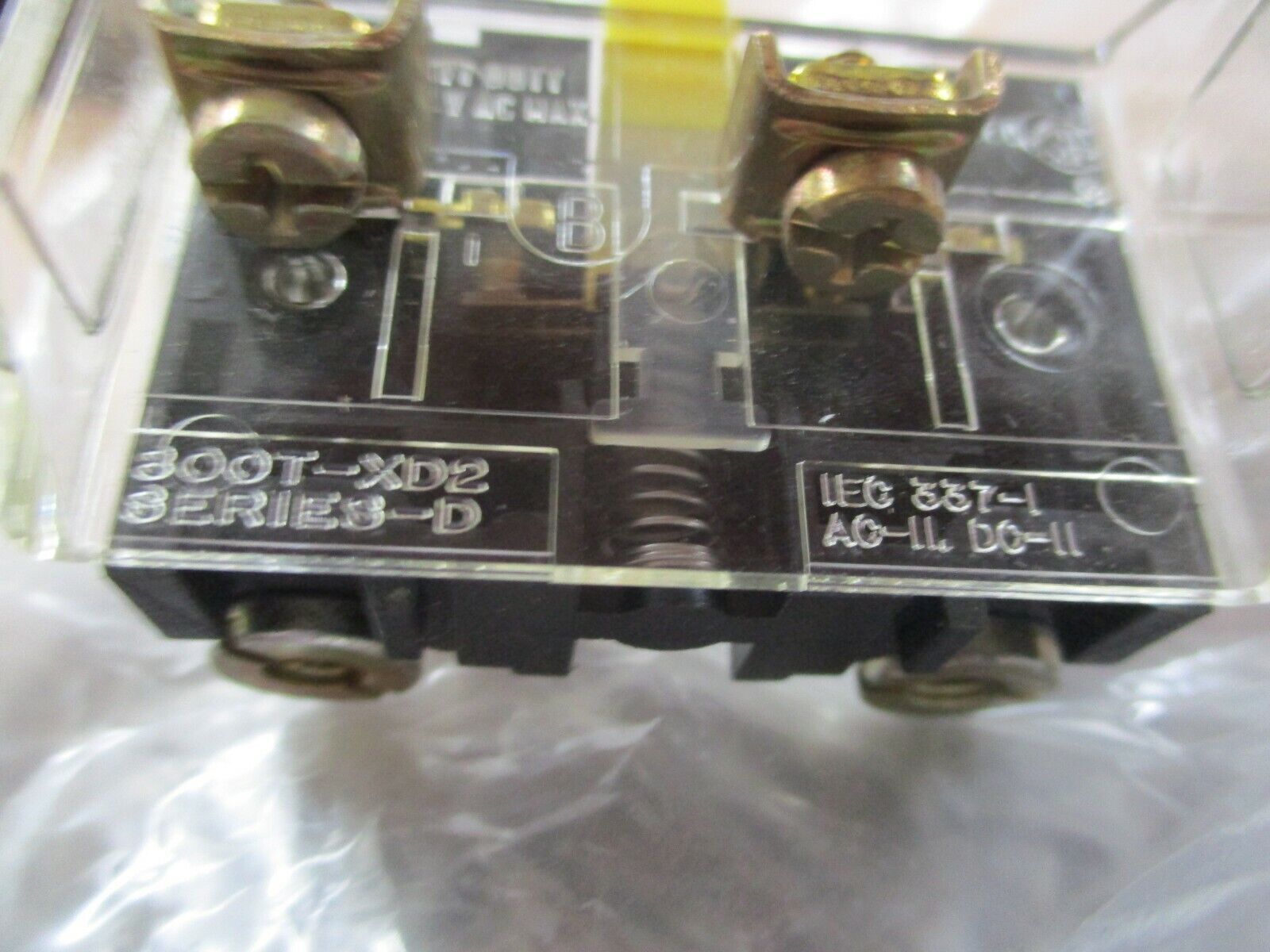 Allen-Bradley Aux Contact Block 800T-XD2 Ser. D 1 N.C. Shallow Block New Surplus
