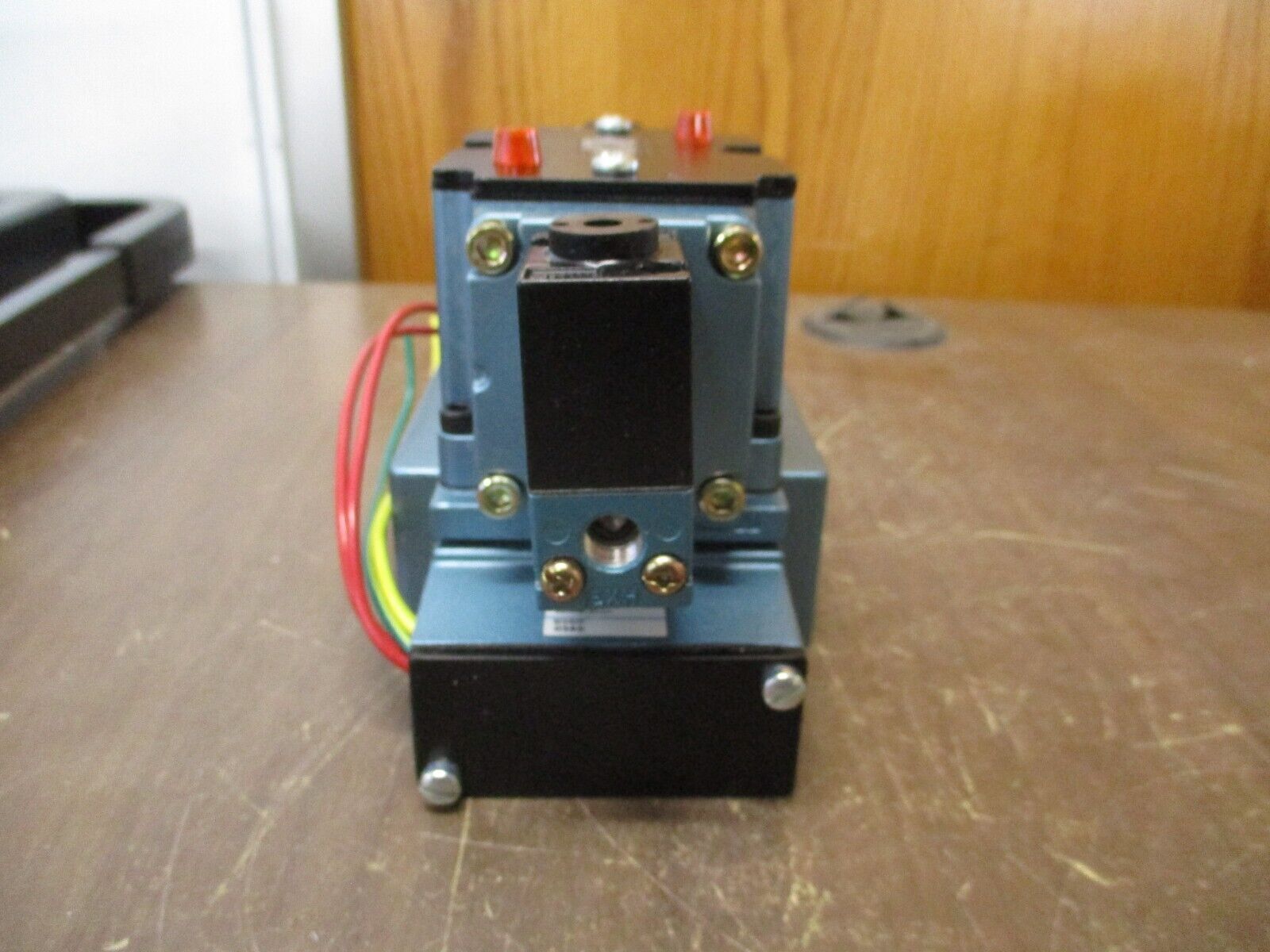 MAC Solenoid Valve 6523B-000-PP-611DA VAC-150PSI New Surplus