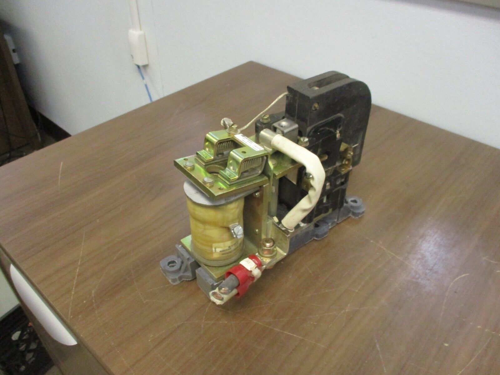 Cutler-Hammer Contactor ME401C 125VDC Coil Used