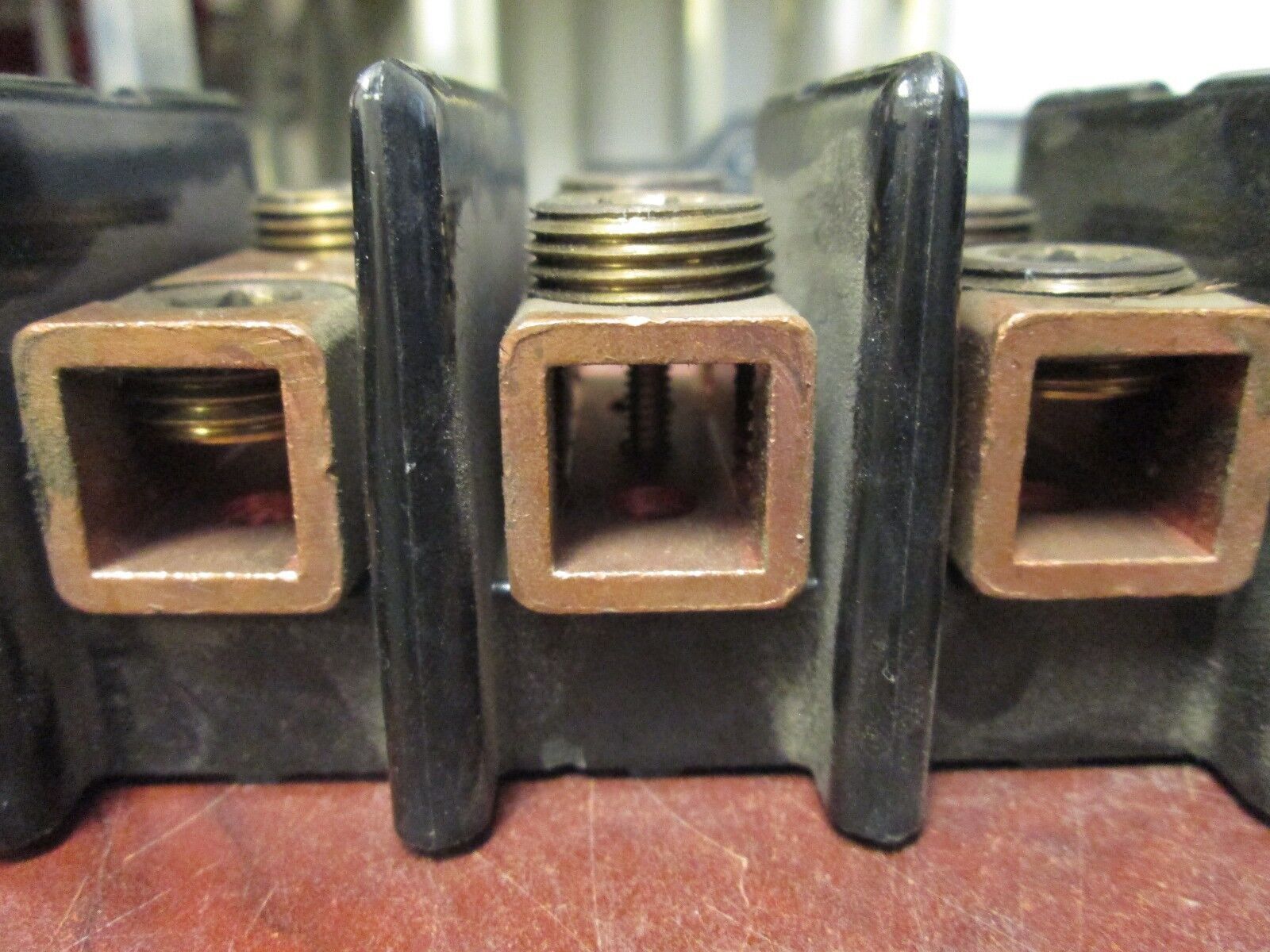 USD Power Distribution Block Line 350MCM Load 350MCM 3P Used - Chipped