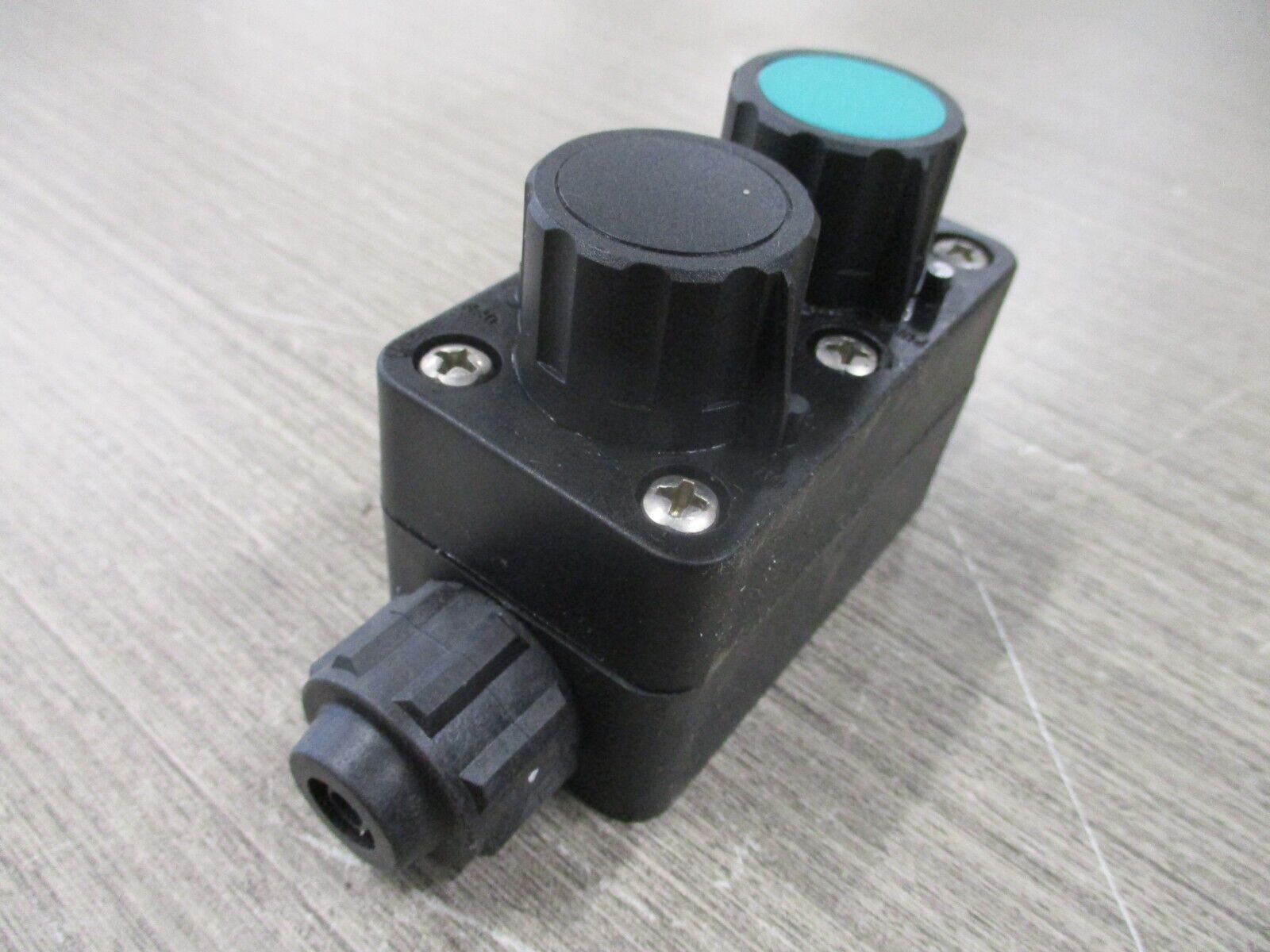 Pulsafeeder 5-Way Valve L380FT01-PVD Used