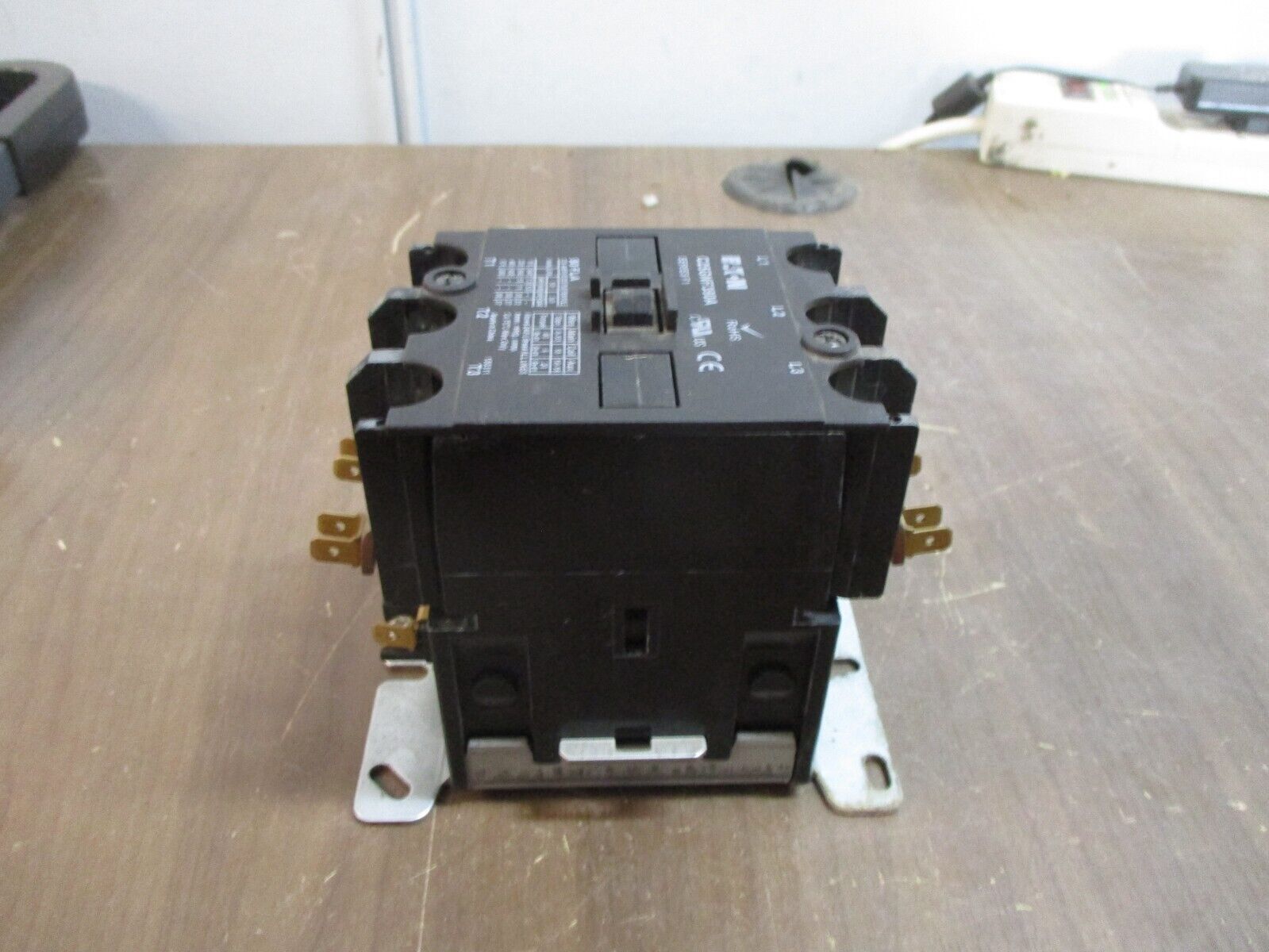 Eaton Contactor C25GNF390A Ser. F1 120V Coil 90A Used