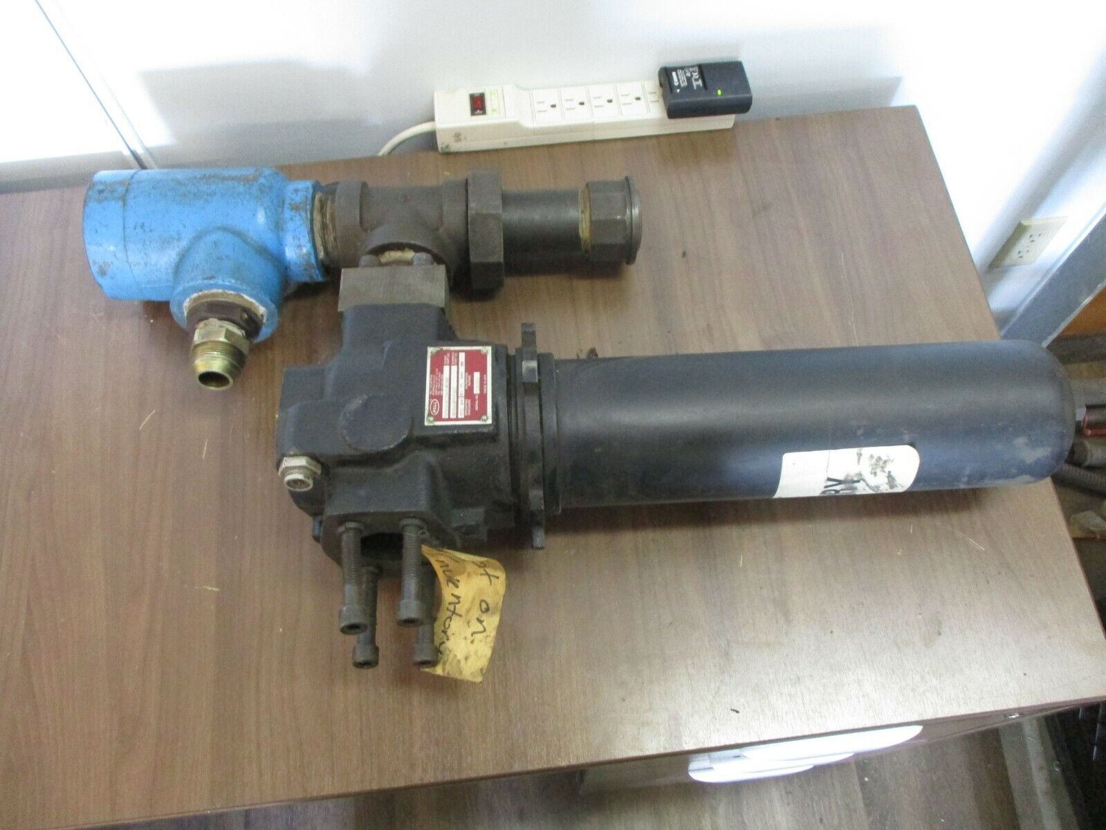 Pall Hydraulic Filter HZ8914D32KTUADNN 600PSI Element: HC8904FKT162 Used