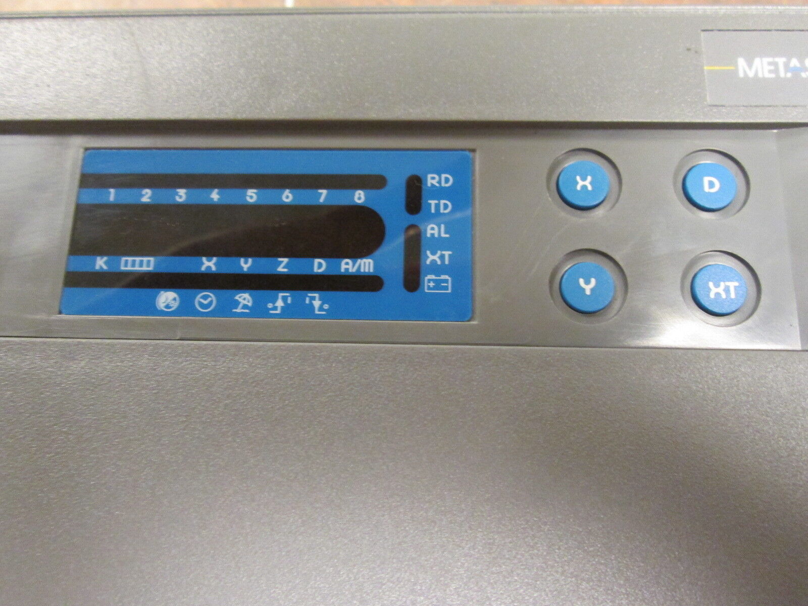 Johnson Controls / Metasys Controller DX-9100-8454 24VAC *Cracked Side* Used