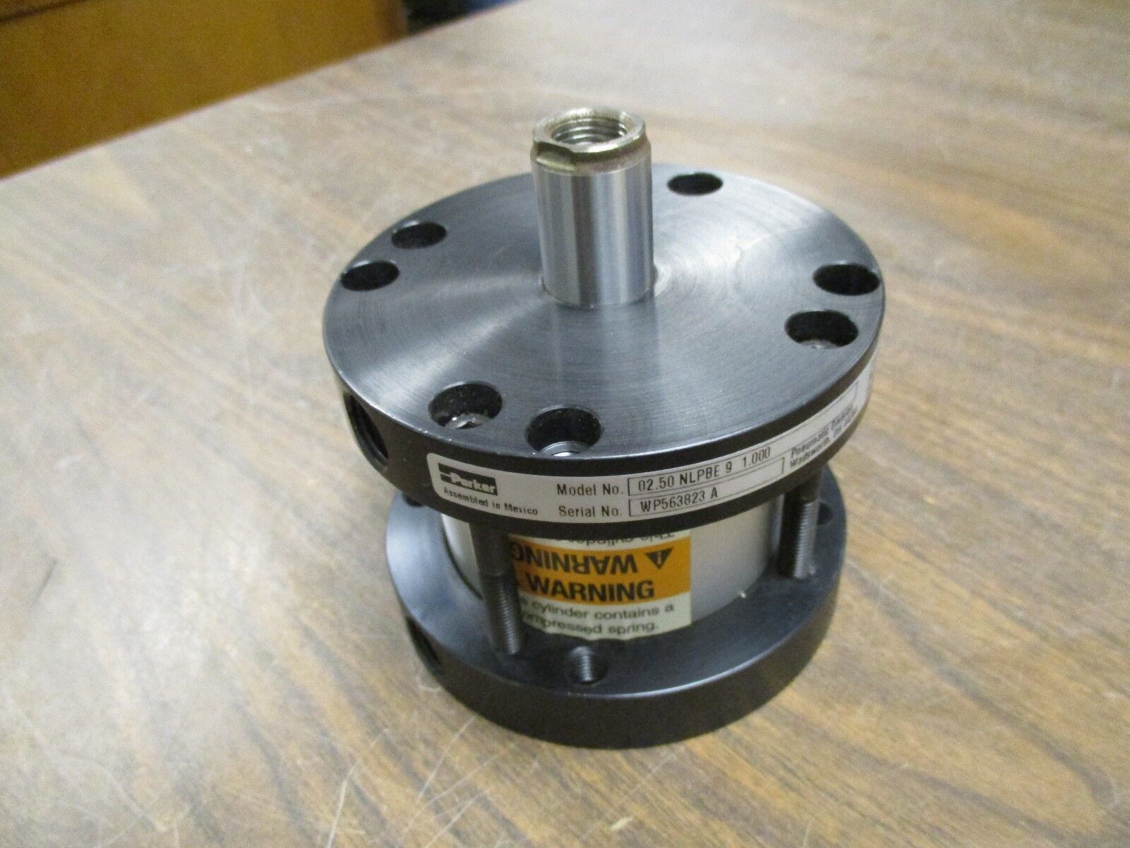 Parker Pneumatic Cylinder 02.50 NLPBE 9 1.000 250PSI Used