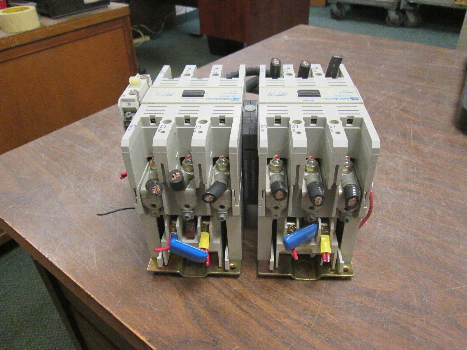 Cutler-Hammer Reversing Contactor CE15MN3 120V Coil 105A 600V w/(2) Aux Contacts