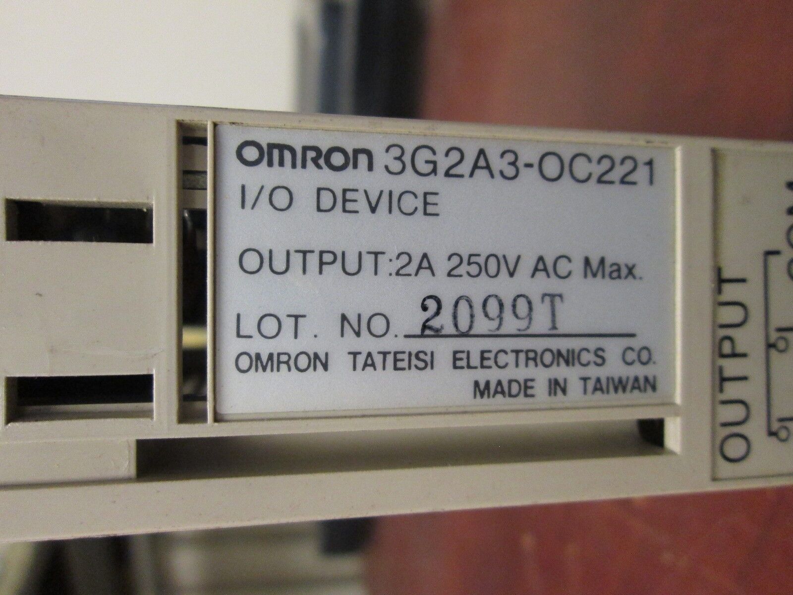 OMRON I/O Device 3G2A3-OC221 Output: 2A 250VAC Used