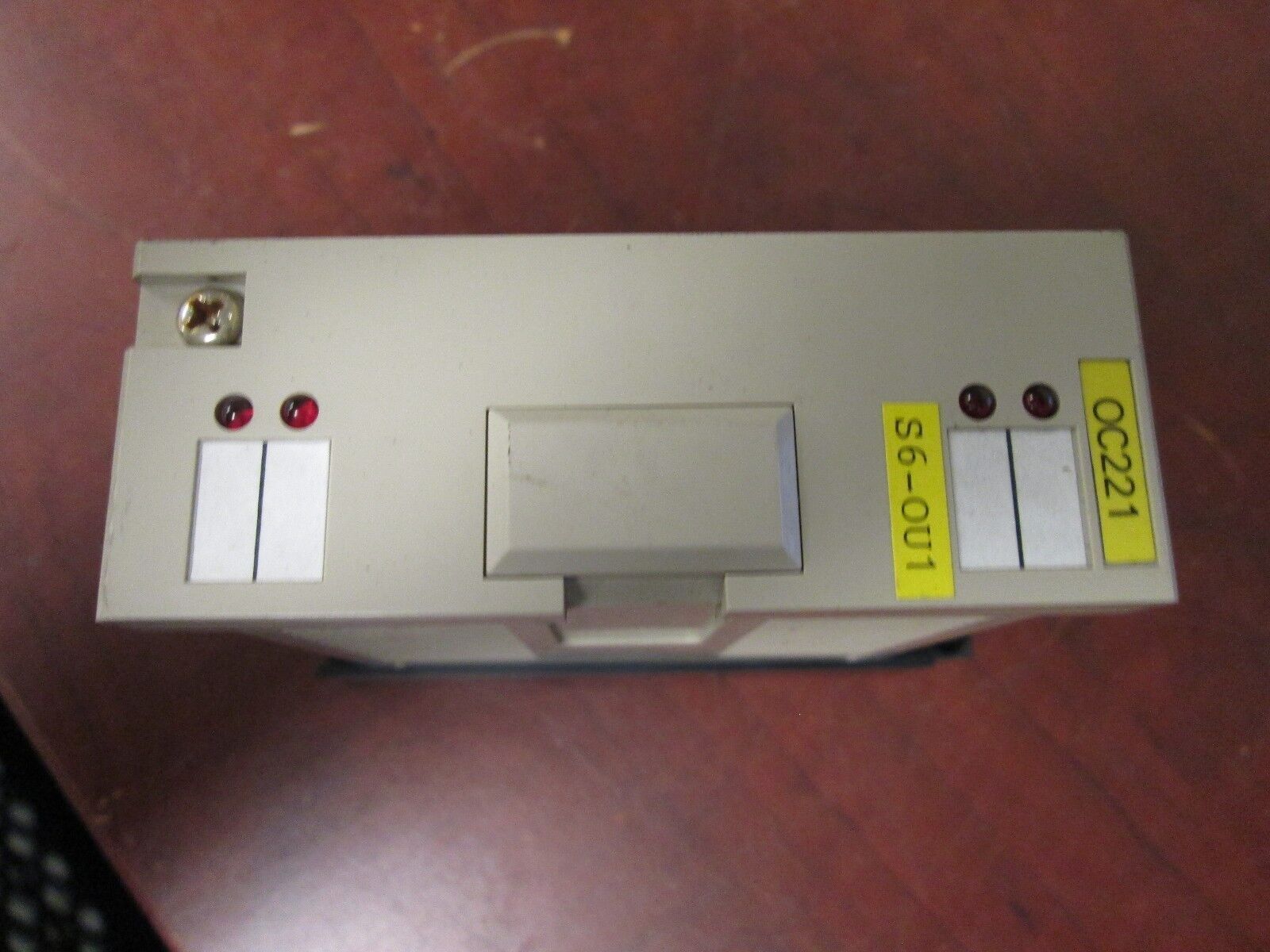 OMRON I/O Device 3G2A3-OC221 Output: 2A 250VAC Used