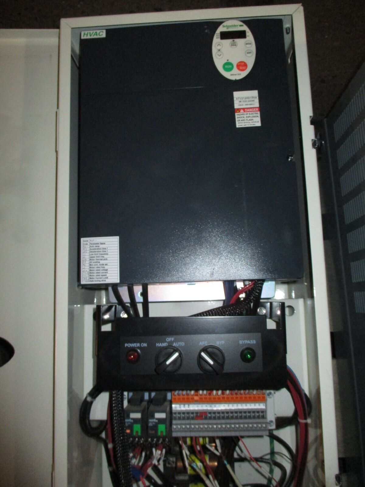 Square D ATV212 S-Flex AC Drive w/ Bypass SFD212KG4Y Ser. E 20HP 3Ph w/ Keypad