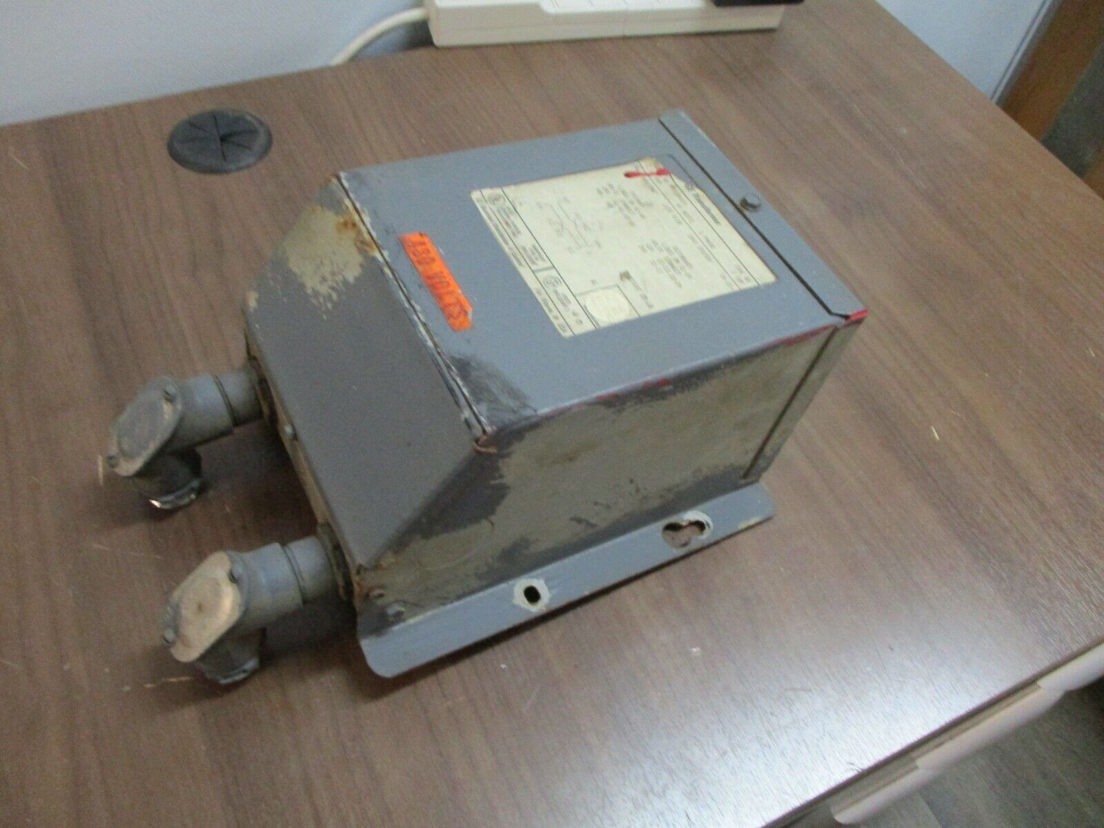 GE QB Transformer 9T51B0010 1.0kVA Pri: 240/480V Sec: 120/240V 60Hz 1Ph Used