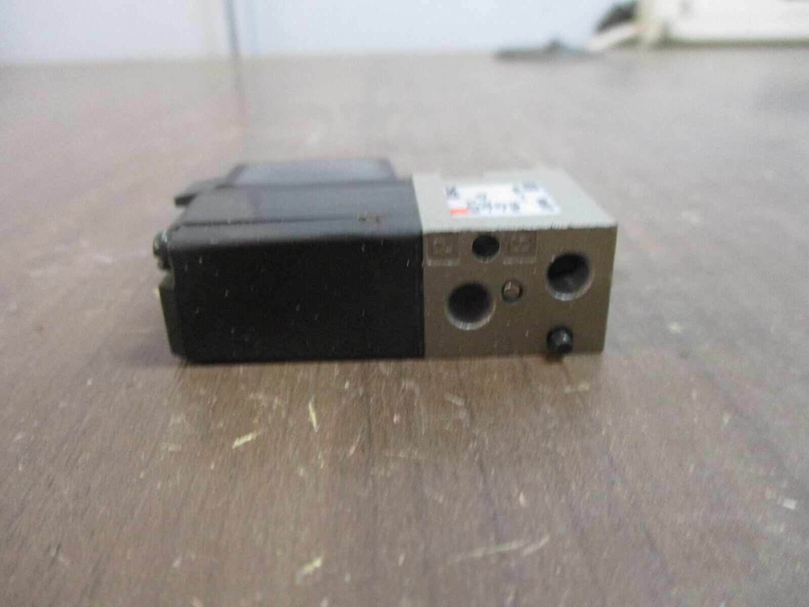 SMC Solenoid Valve NVZ110-3MZ-MS-X51 0-0.7 mpa Used