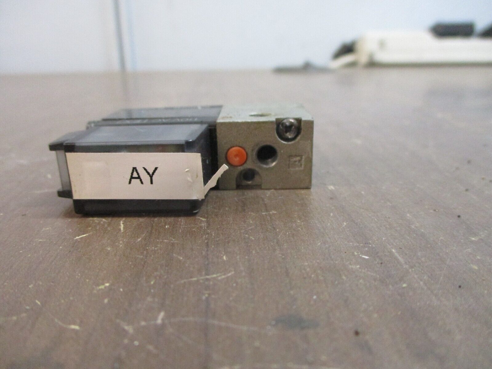 SMC Solenoid Valve NVZ110-3MZ-MS-X51 0-0.7 mpa Used