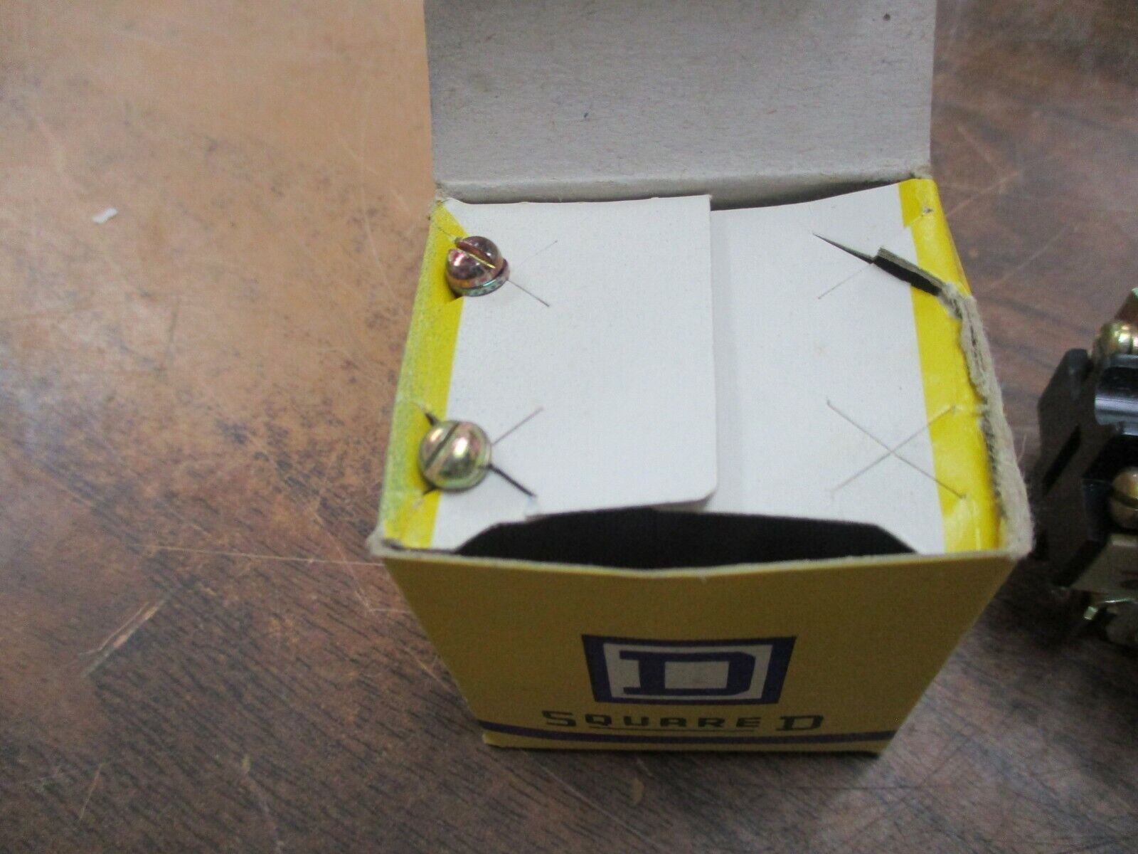 Square D Aux Contact Block 9001 TB *Missing (2) Screws* New Surplus