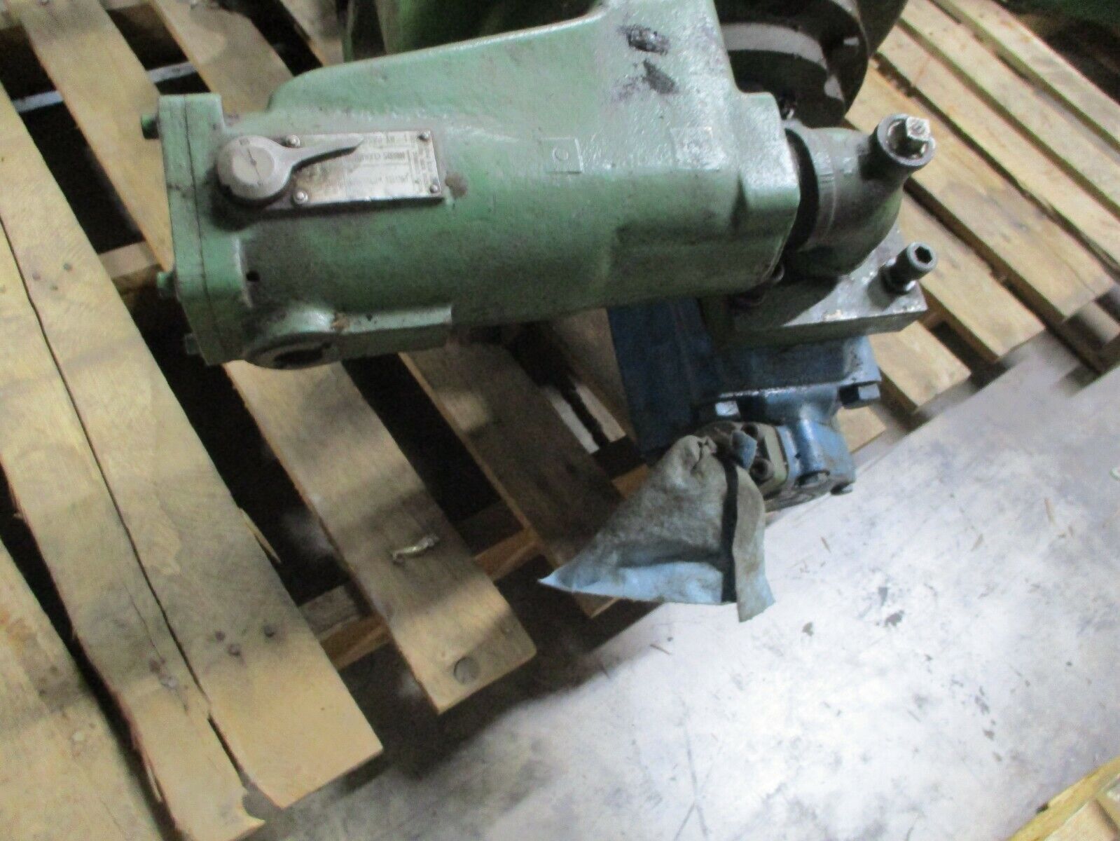 Vickers Vane Pump w/ Motor 4525V 50A24 50HP 1200RPM 208-220/440V 122/61A Used