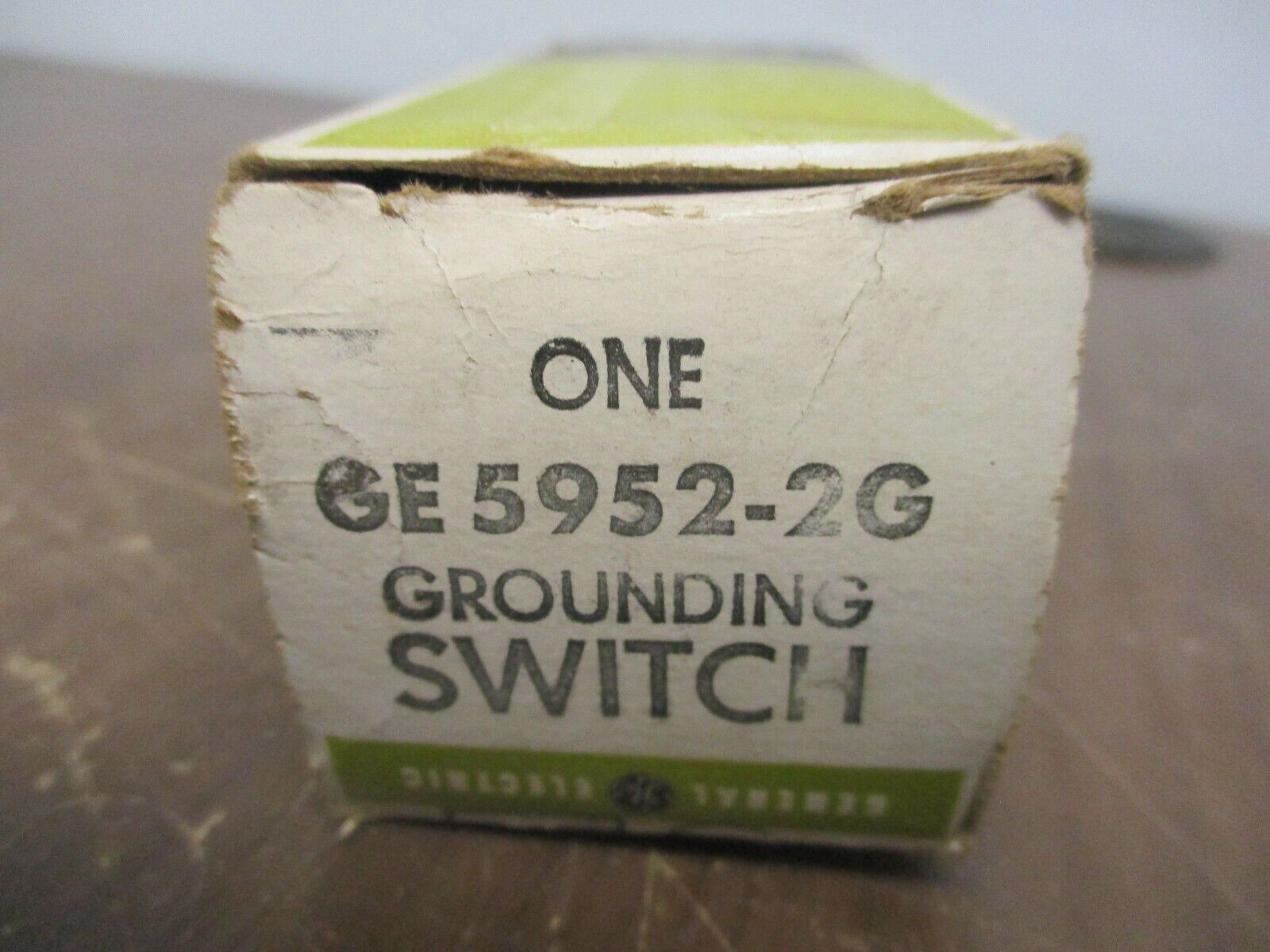 GE Grounding Switch 5952-2G 20A 120V Red New Surplus **Missing Mounting Screws**