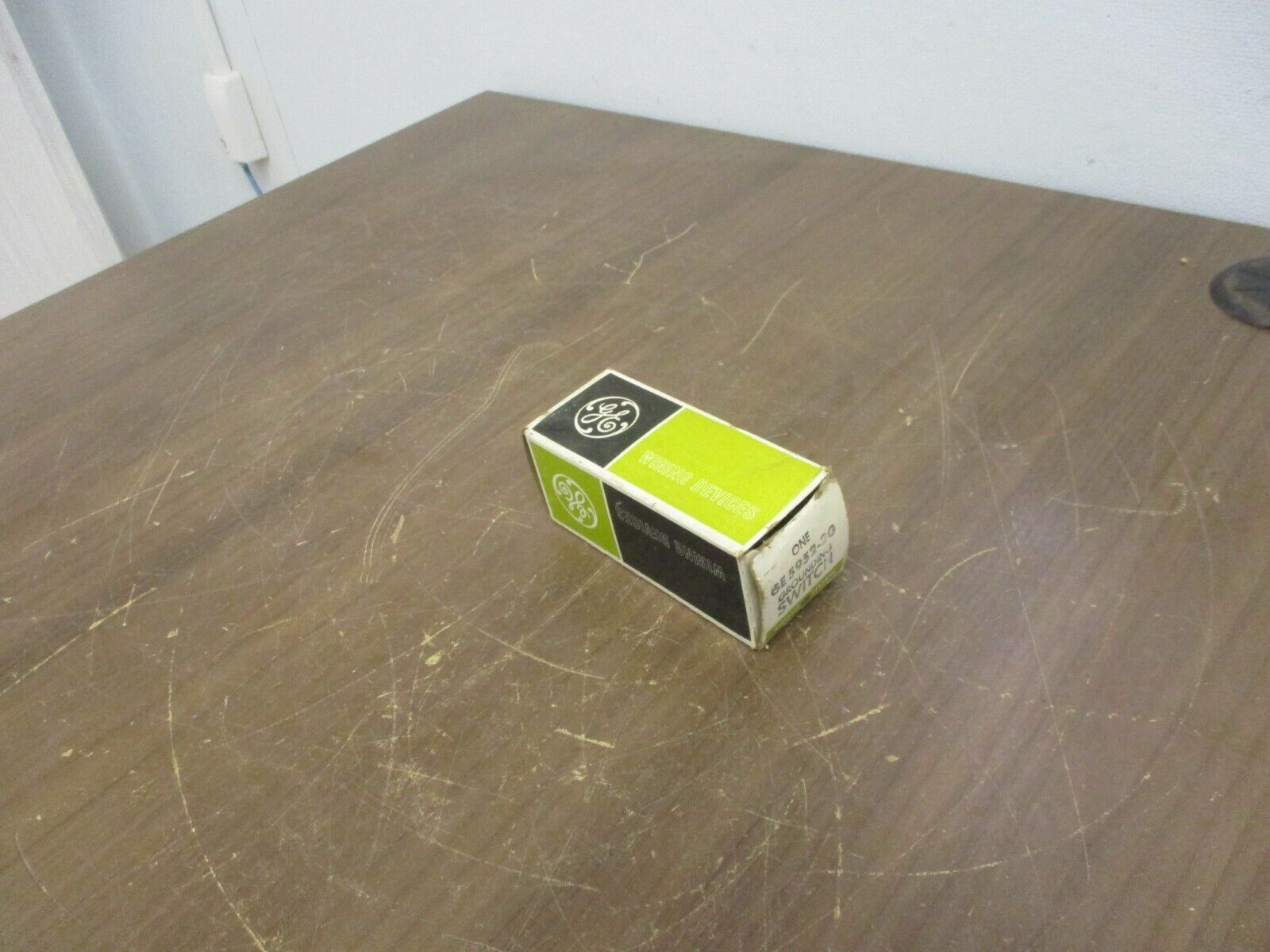 GE Grounding Switch 5952-2G 20A 120V Red New Surplus **Missing Mounting Screws**