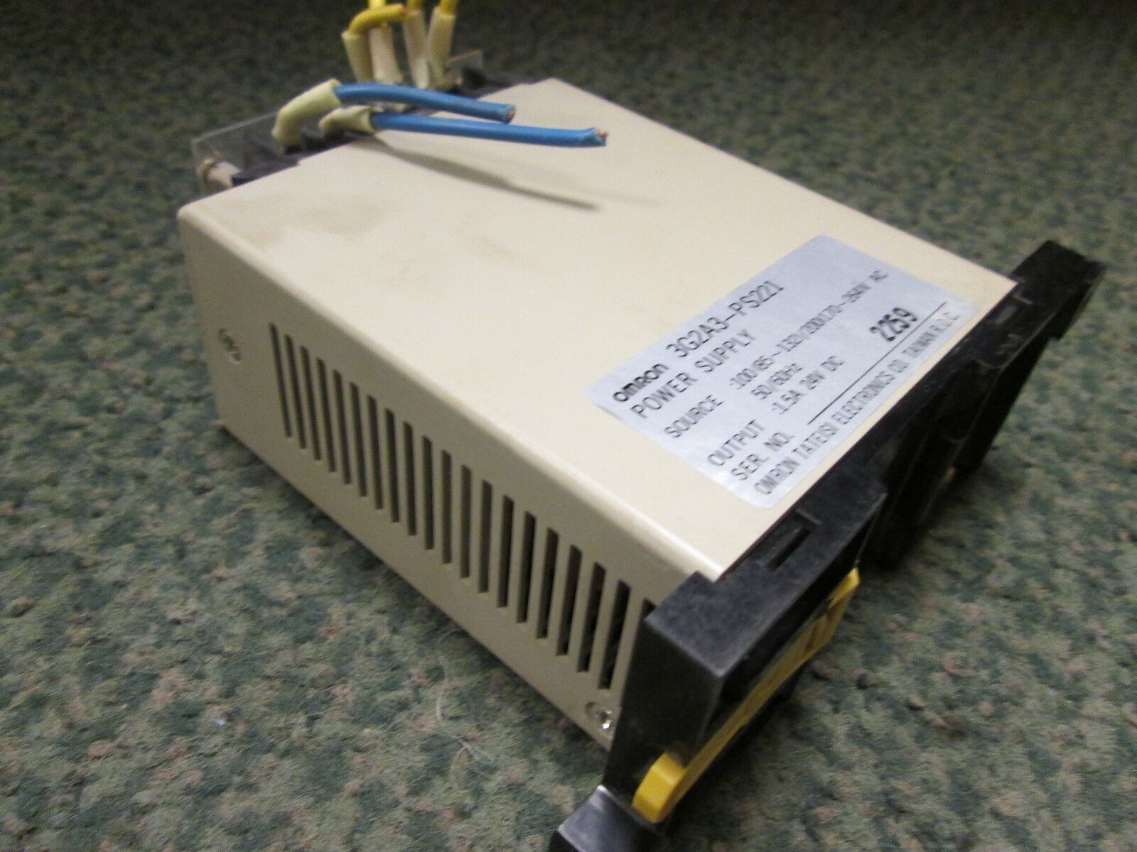 Omron Power Supply 3G2A3-PS221 Source: 100/200VAC Output: 1.5A 24VDC Used