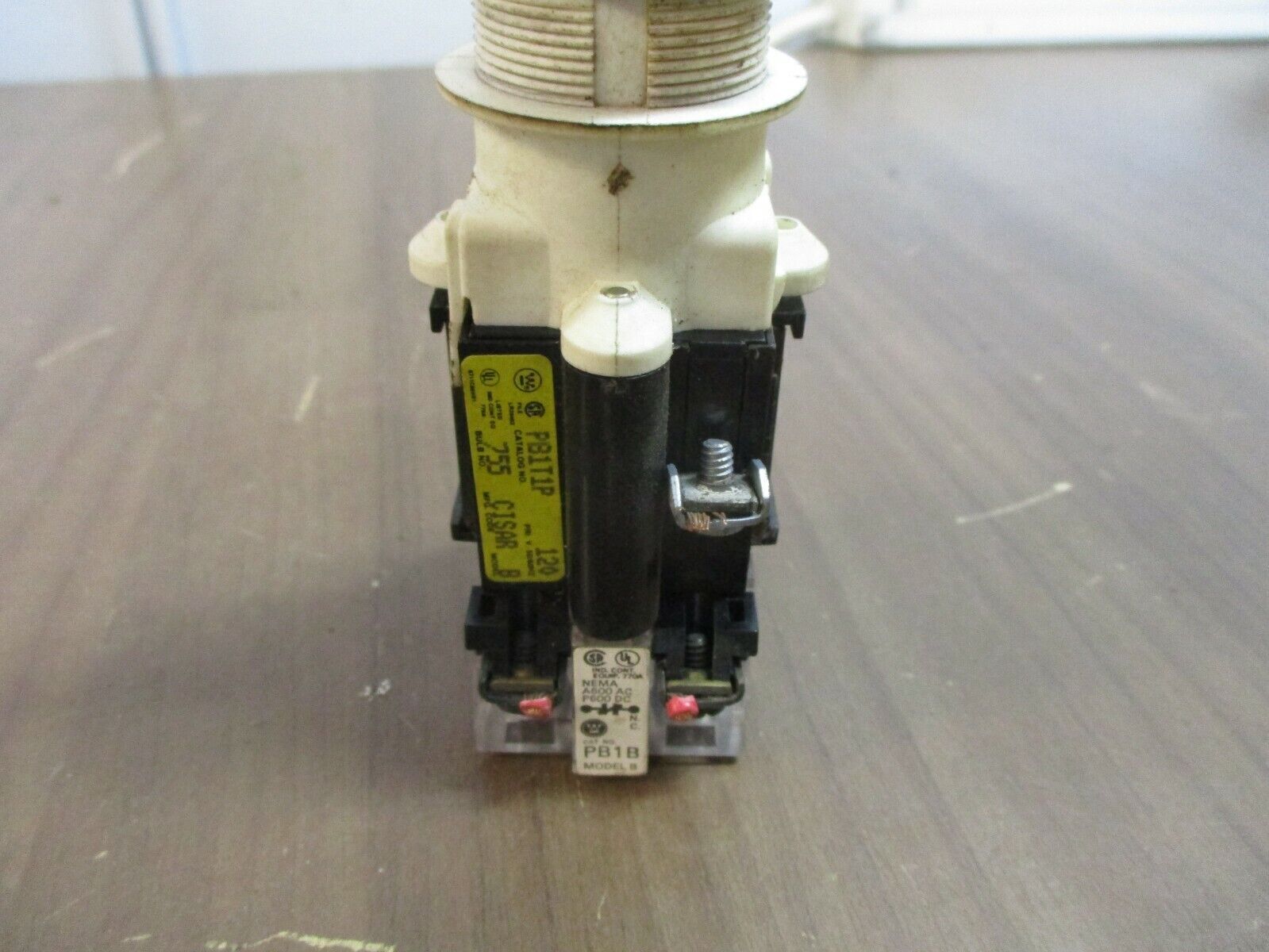 Westinghouse Illuminated Selector Switch PB1T1P Model B 120V 60Hz Red, Used