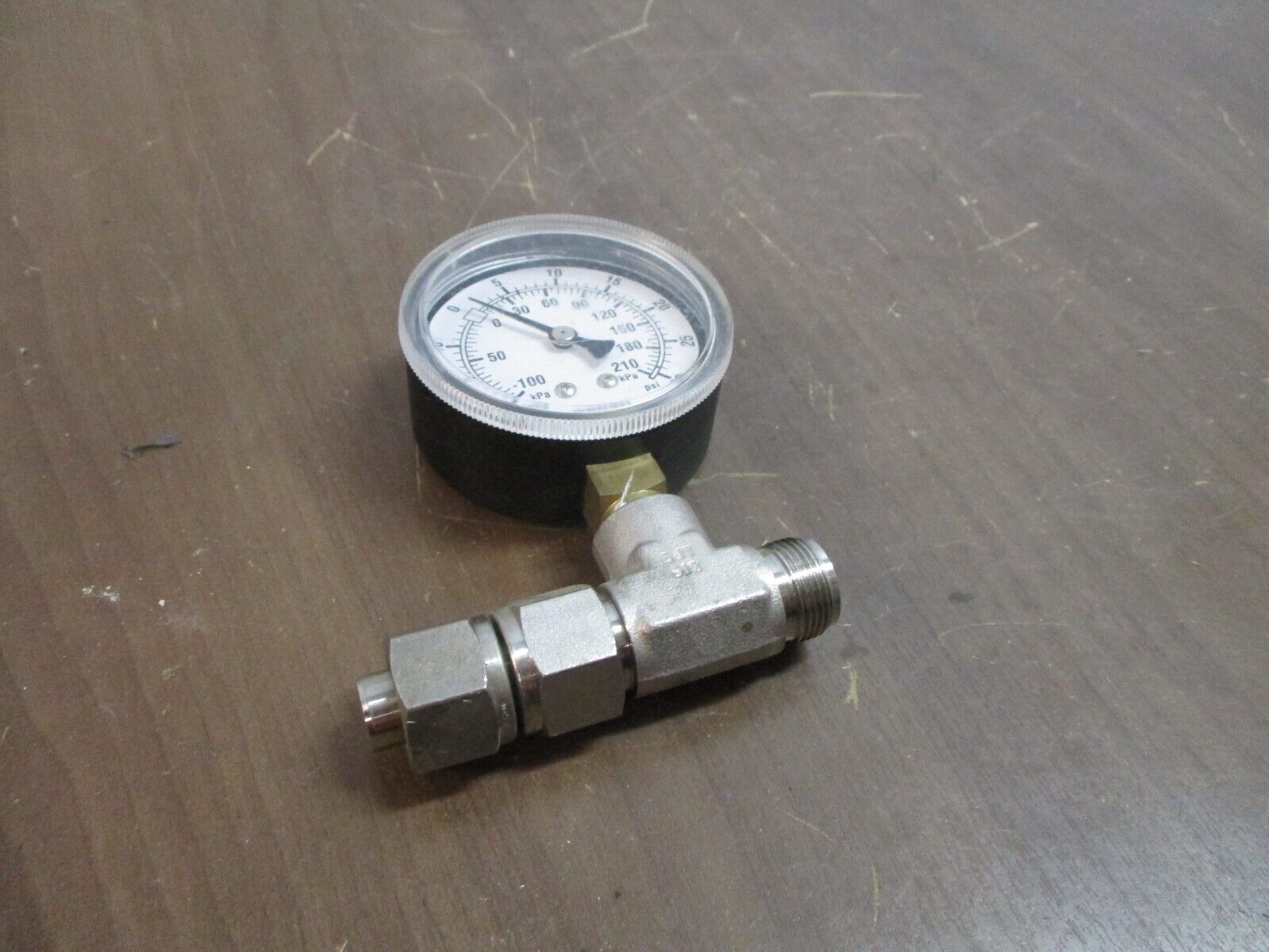 Marsh Pressure Gauge Range: -30 to 30 PSI Used