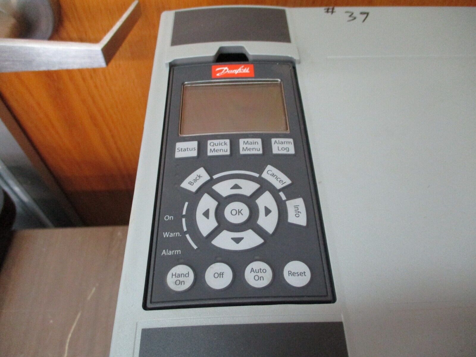 Danfoss VLT AC Drive 131B9878 20HP 3Ph w/ Keypad Used