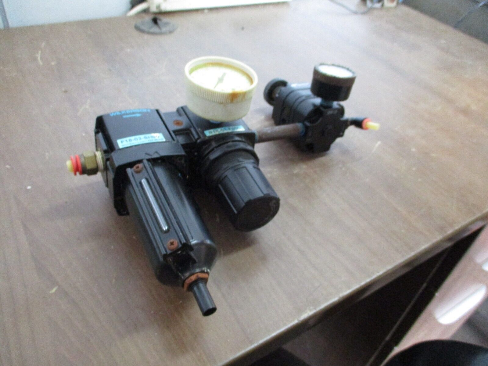 Wilkerson Filter Regulator F18-03-SH00 / R18-03-F000 Used