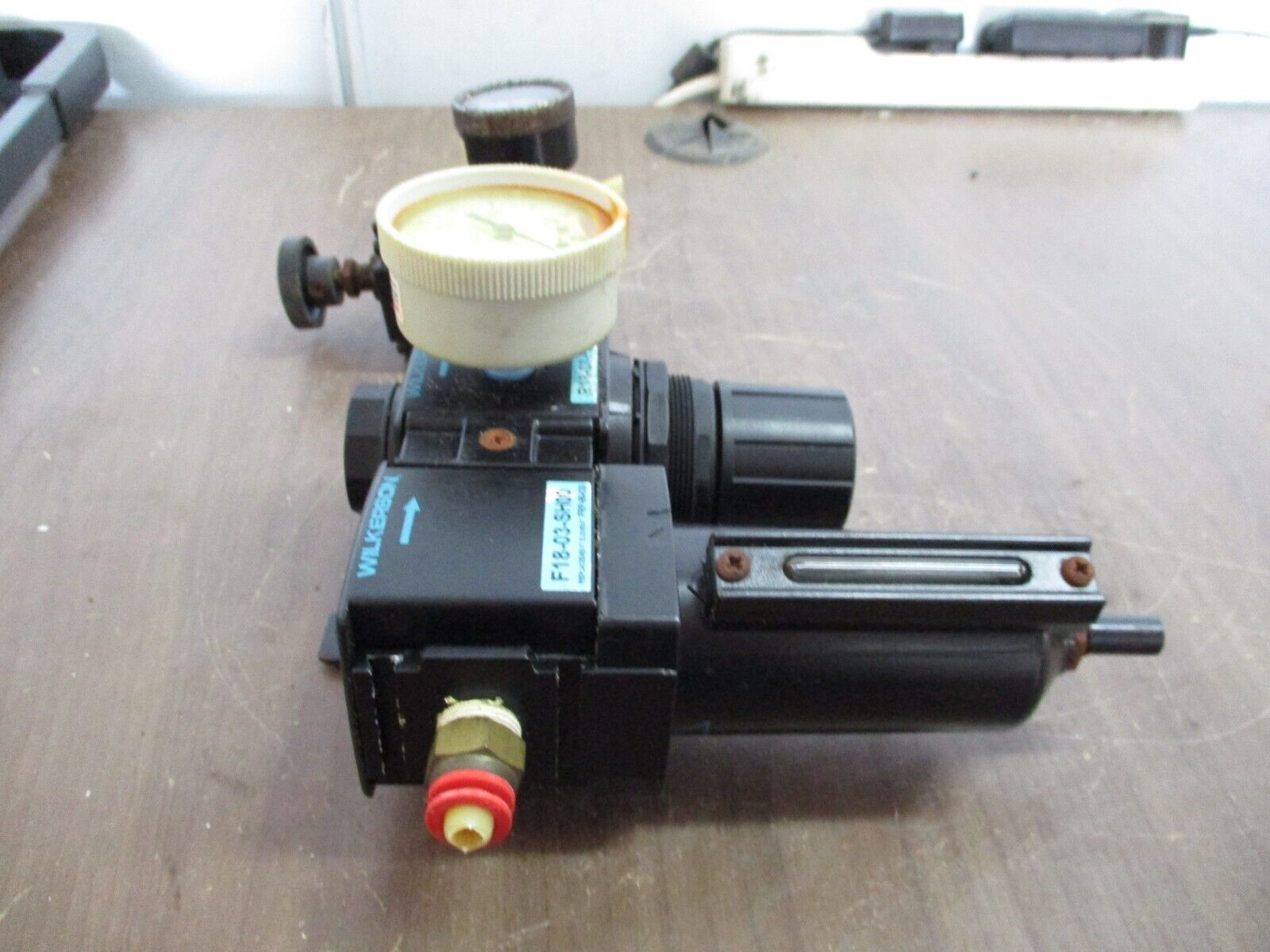 Wilkerson Filter Regulator F18-03-SH00 / R18-03-F000 Used