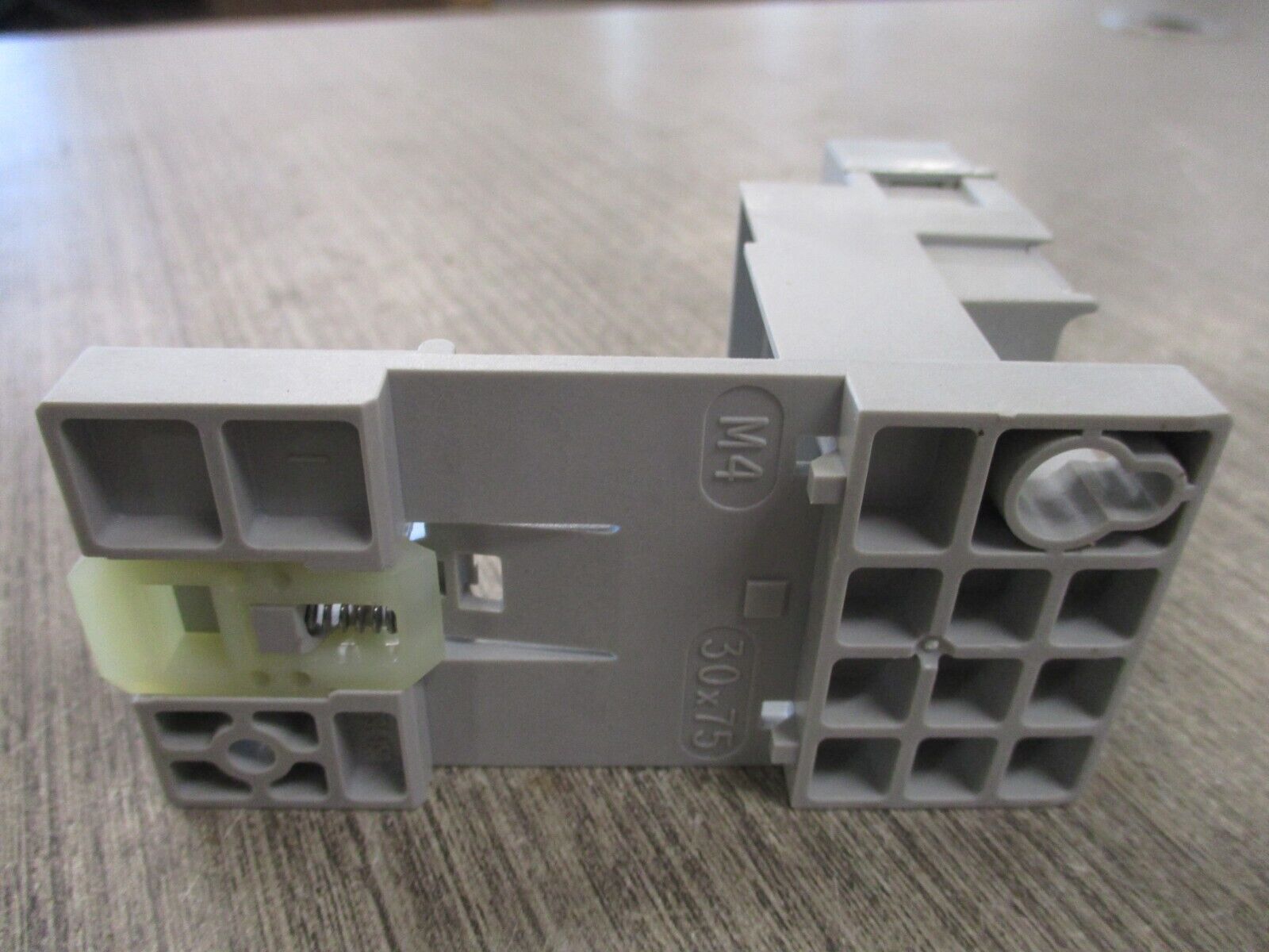 Allen-Bradley DIN Rail/Panel Adapter 193-EPM1 Ser. A New Surplus