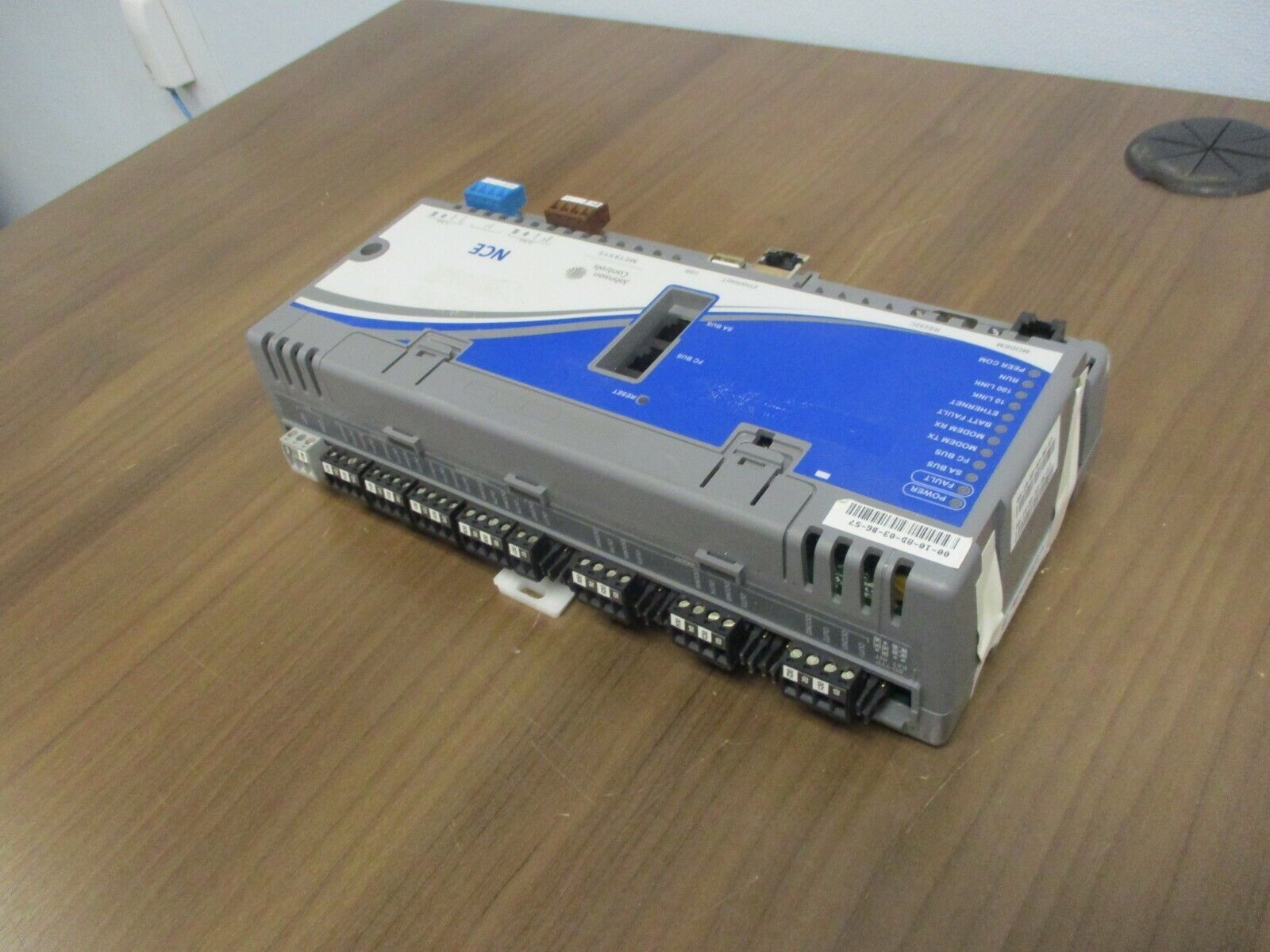Johnson Controls Metasys Network Control Engine MS-NCE2561-0 Rev. S 24VAC Used