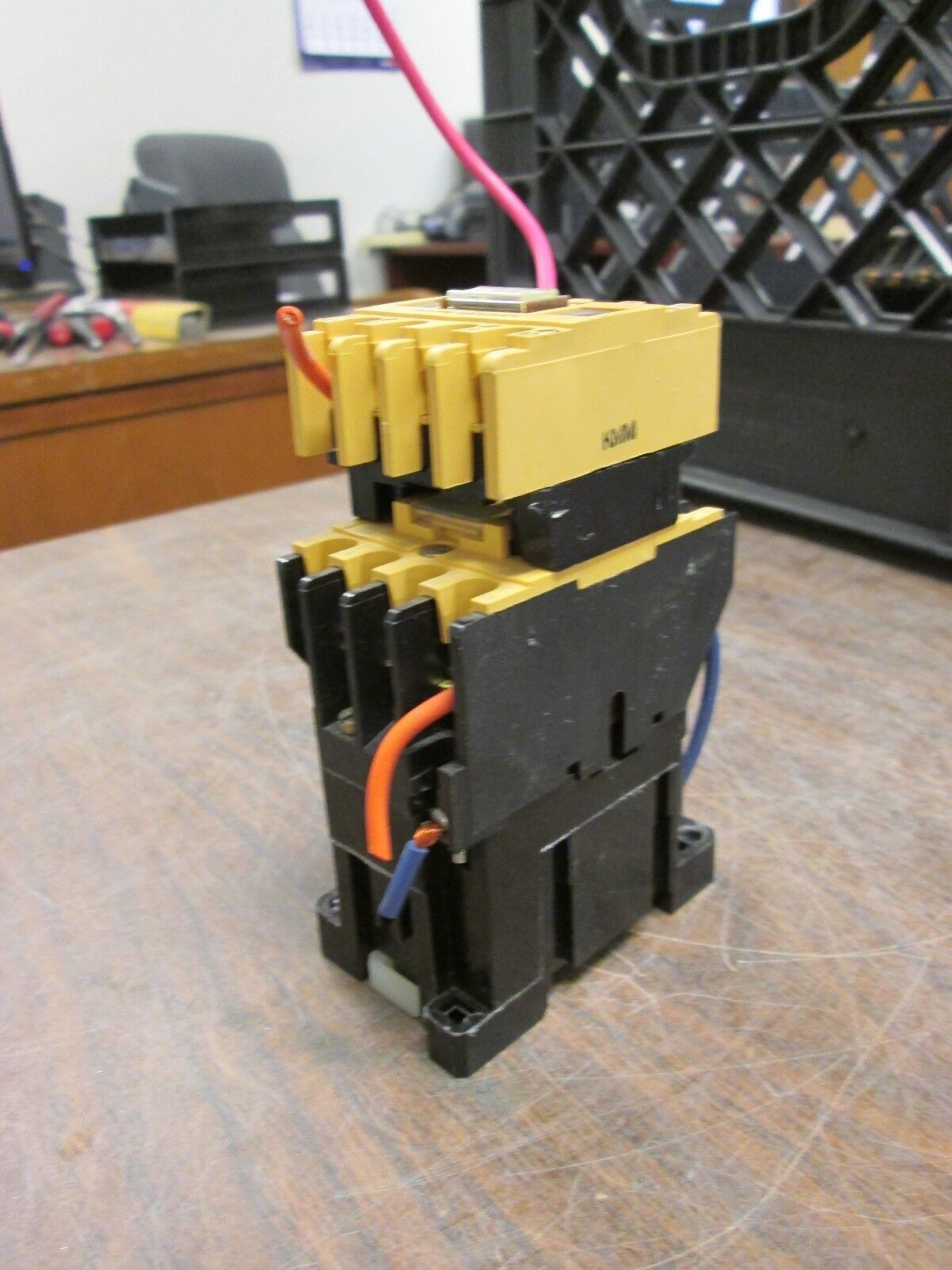 Allen-Bradley Contactor 700-F400A1 w/ 195-FA04 Aux Contact Block 208V Coil Used