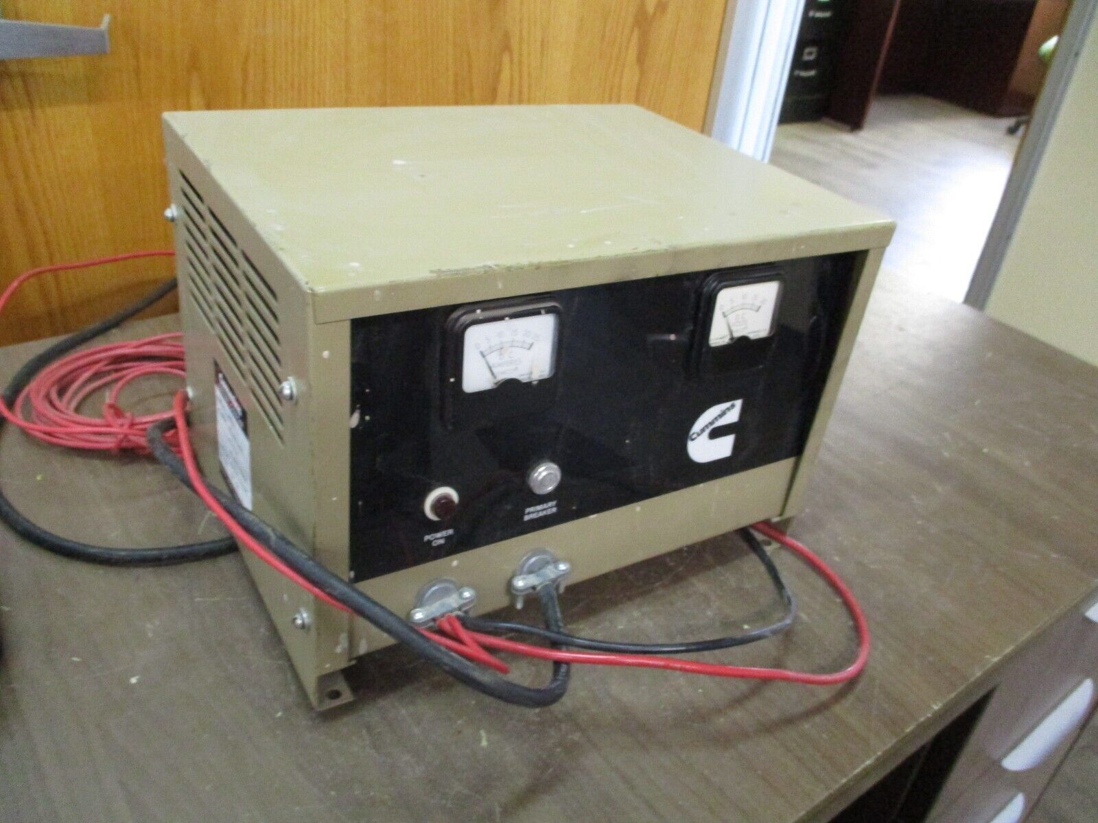 Cummins Battery Charger 3907112 Output: 13VDC 15A Used