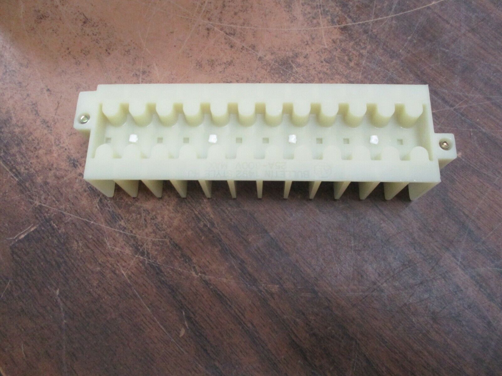 Allen-Bradley Terminal Block 1492-HJ812 Ser. A Style HJ Surface Mount 12 Poles
