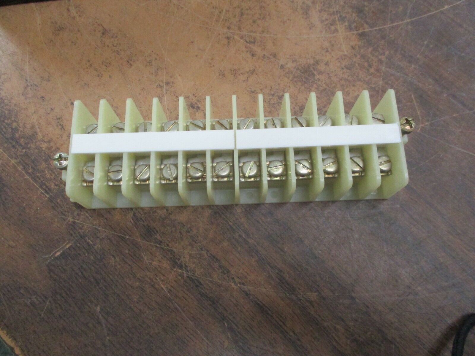 Allen-Bradley Terminal Block 1492-HJ812 Ser. A Style HJ Surface Mount 12 Poles