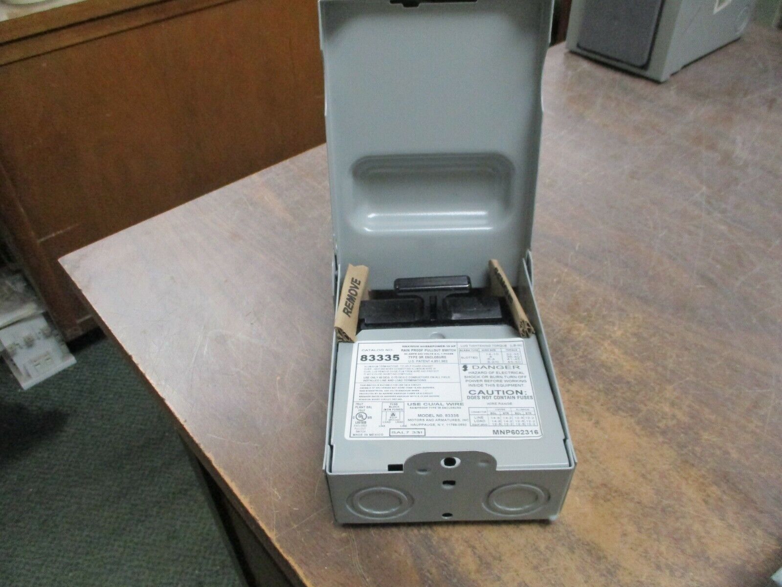 Motors and Armatures, Inc. 3R Pullout Switch 83335 60A 240V 1Ph Used
