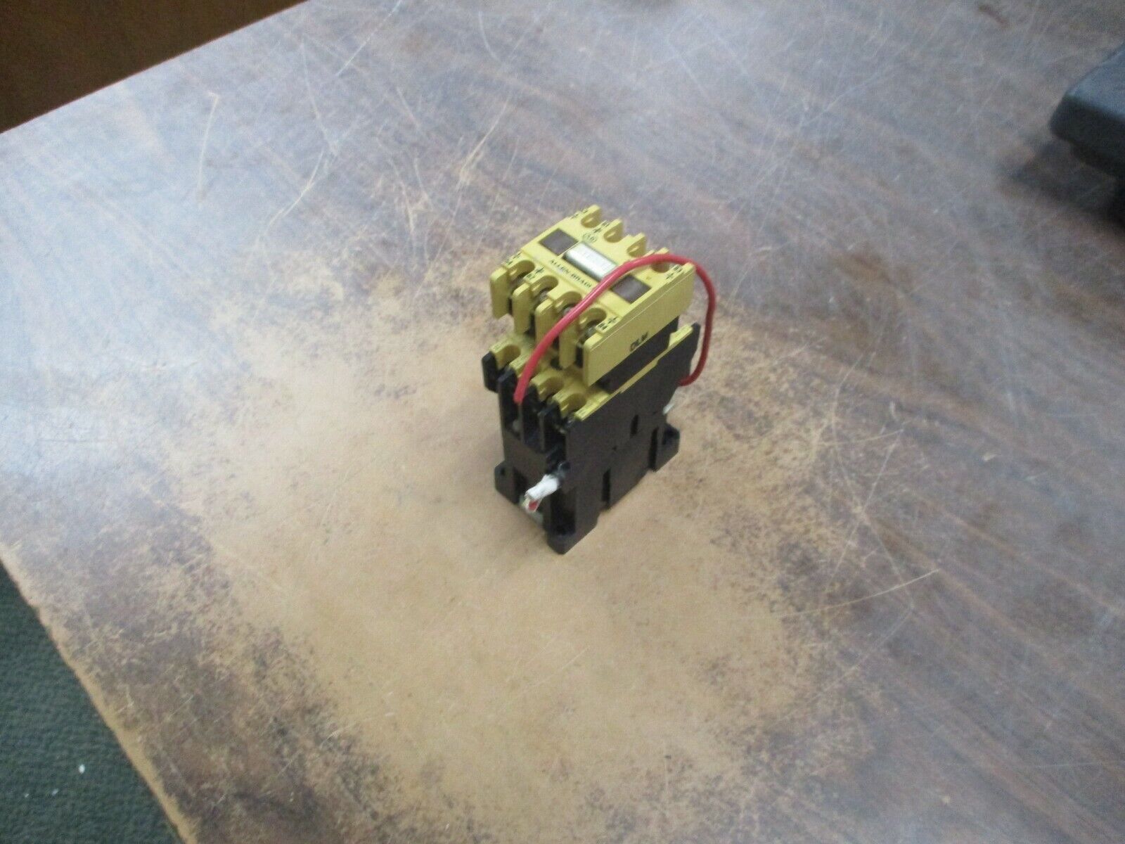 Allen-Bradley Contactor w/ Aux Contact Block 700-F400A1 Ser. B 120V Coil Used