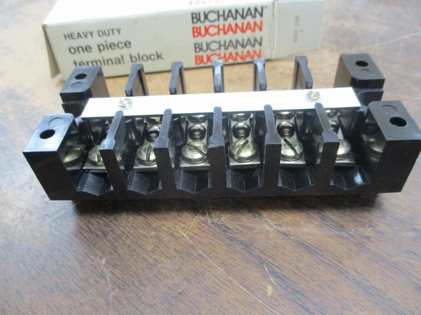 Buchanan Heavy Duty One Piece Terminal Block B106-BU 6 Circuits New Surplus