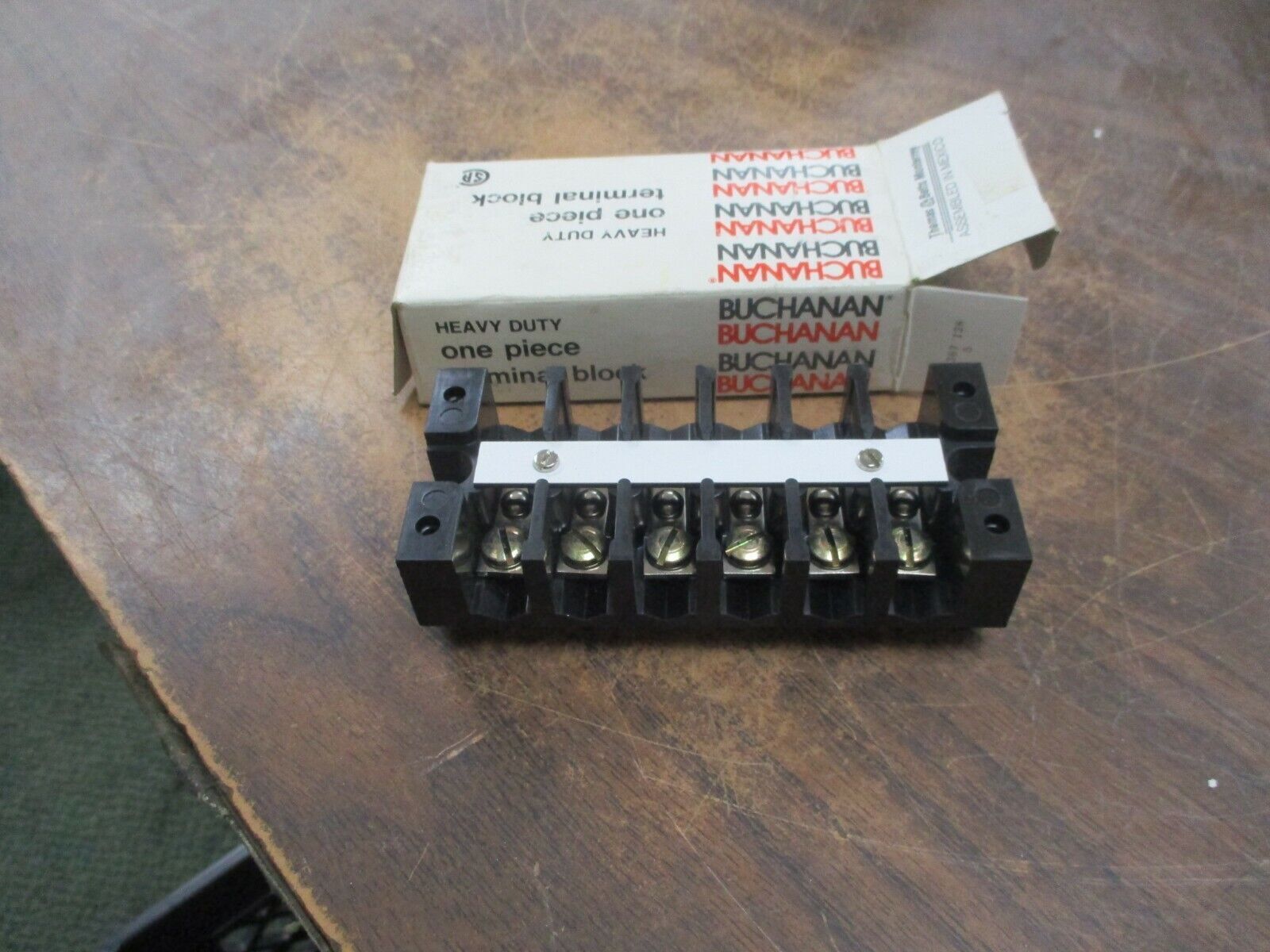 Buchanan Heavy Duty One Piece Terminal Block B106-BU 6 Circuits New Surplus