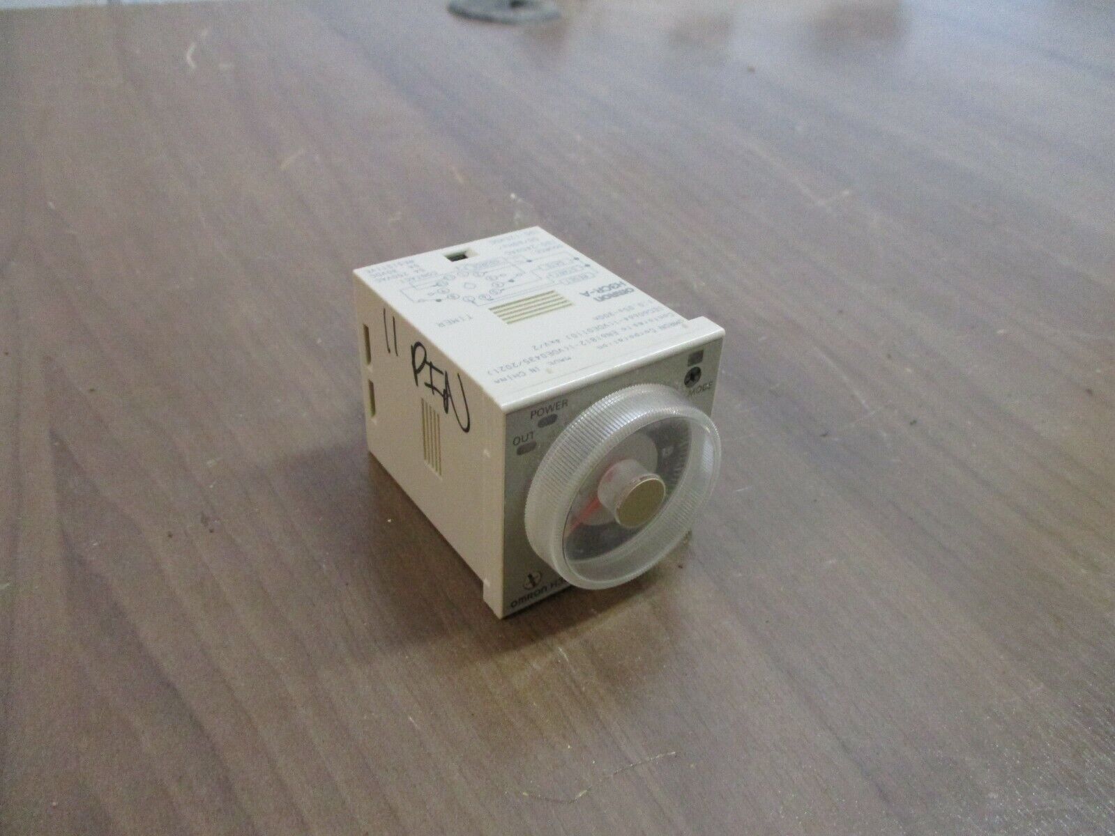 Omron Timer H3CR-A Range: 0.05s-300h 100-240V 100-125VDC Used