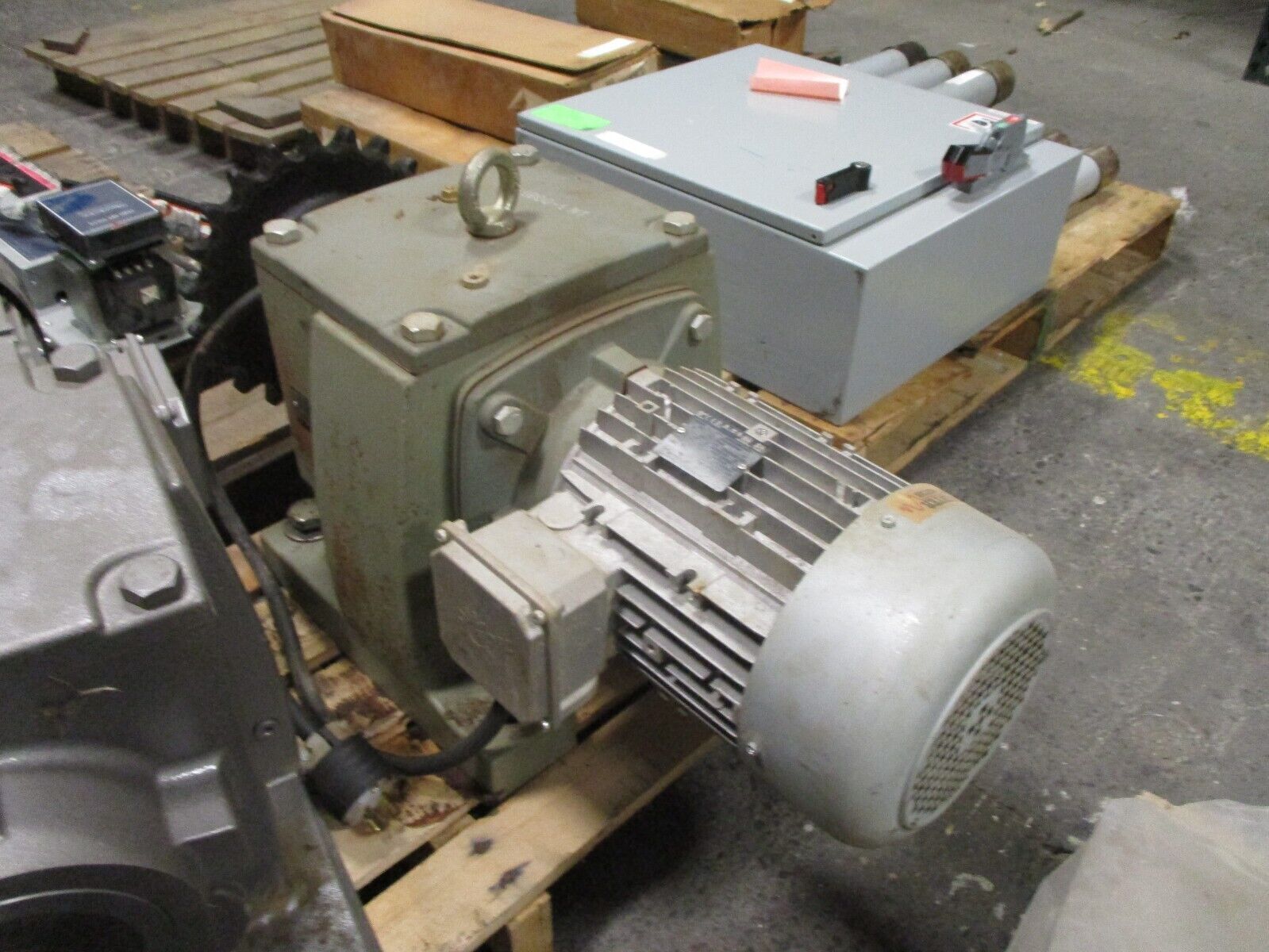 Nord Gearmotor 973.1-112MP/4 CUS TW 5.00HP 23783 lb-In Used