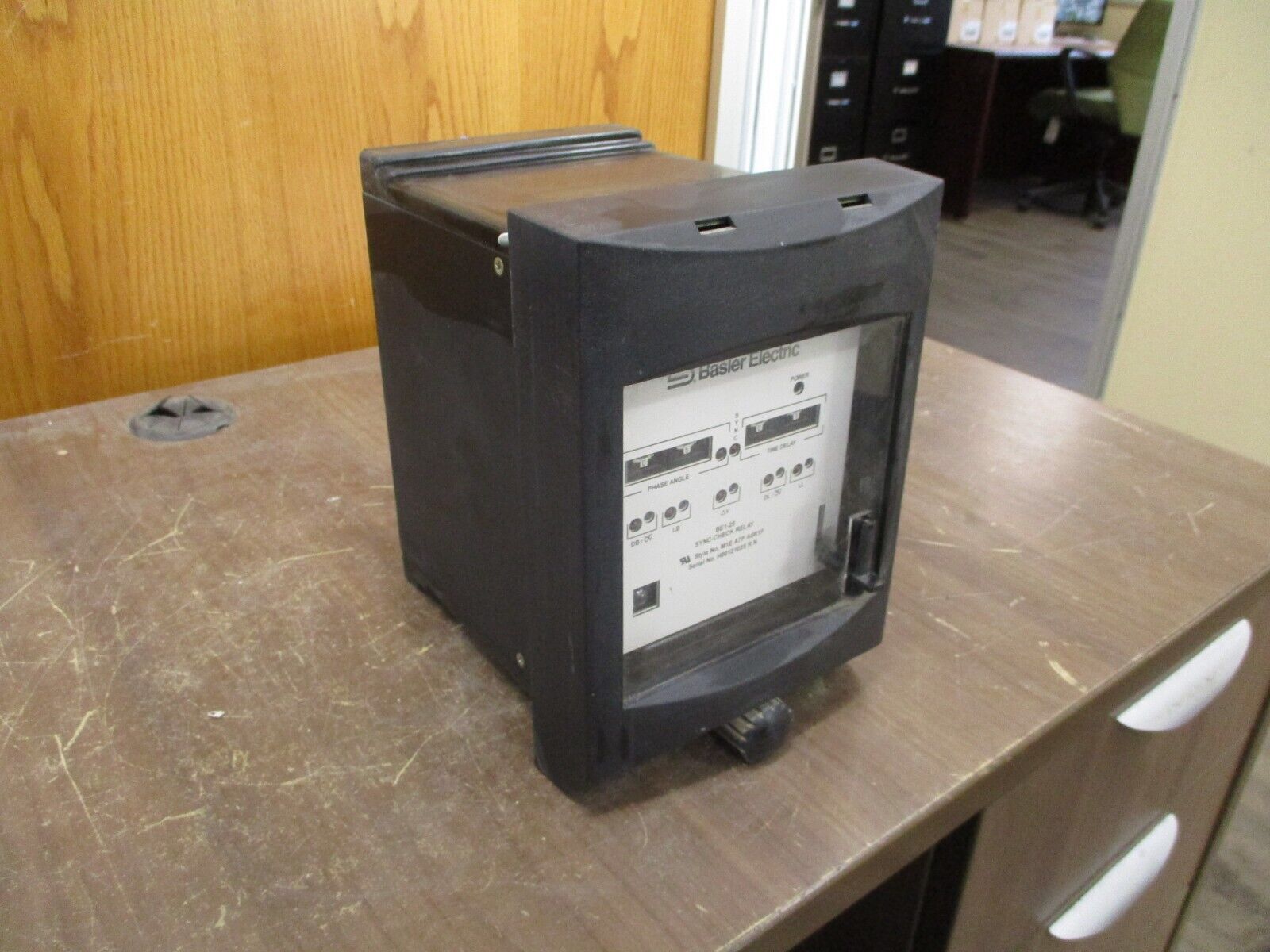 Basler Electric BE1-25 Sync-Check Relay M1E A7P A5R1F Used