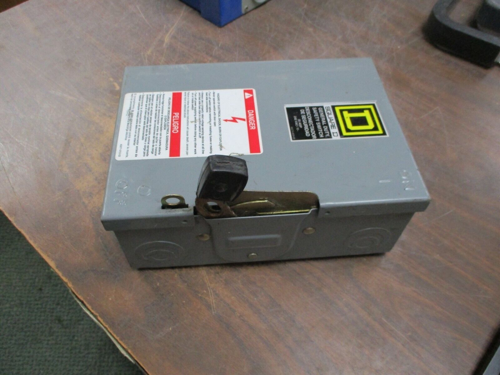 Square D Non-Fusible Safety Switch/Disconnect D221N 30A 240V 60Hz Used
