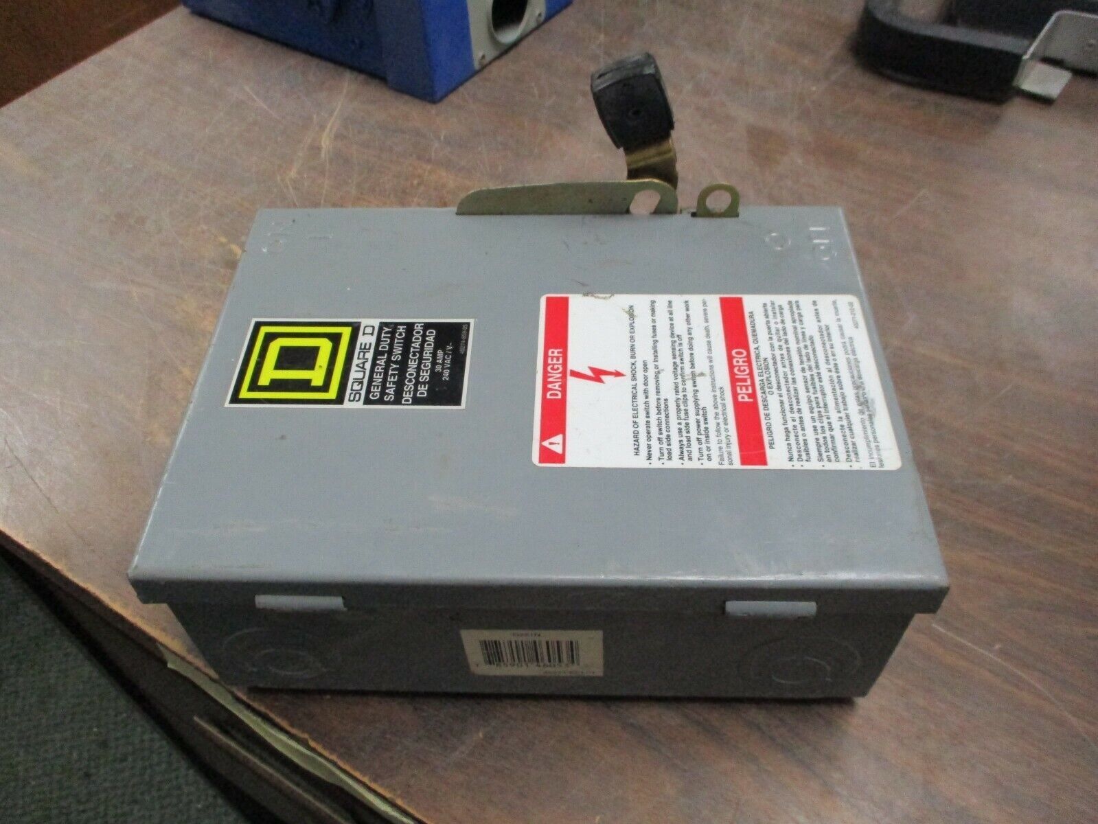 Square D Non-Fusible Safety Switch/Disconnect D221N 30A 240V 60Hz Used